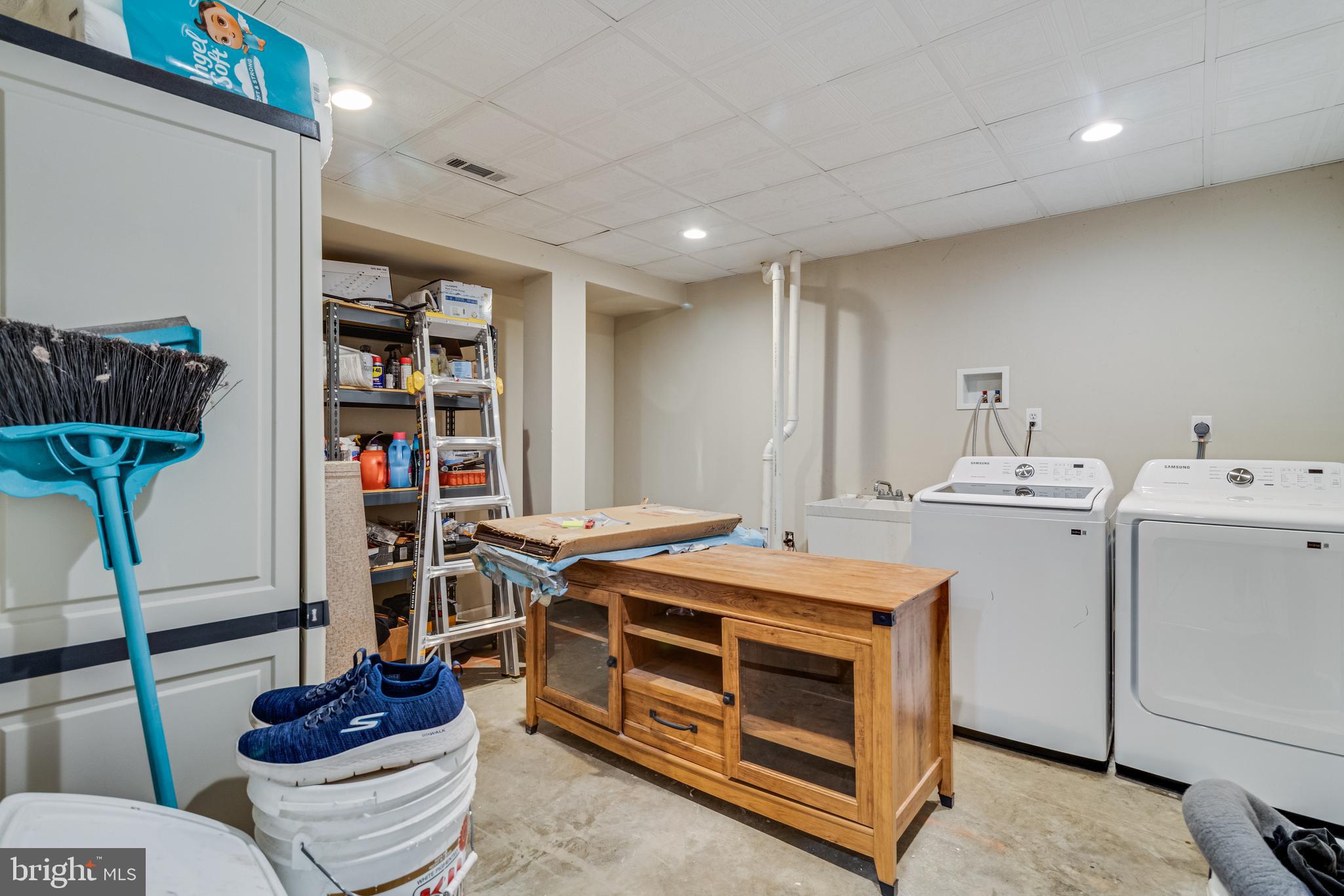 PEACH BLOSSOM FARM - Residential