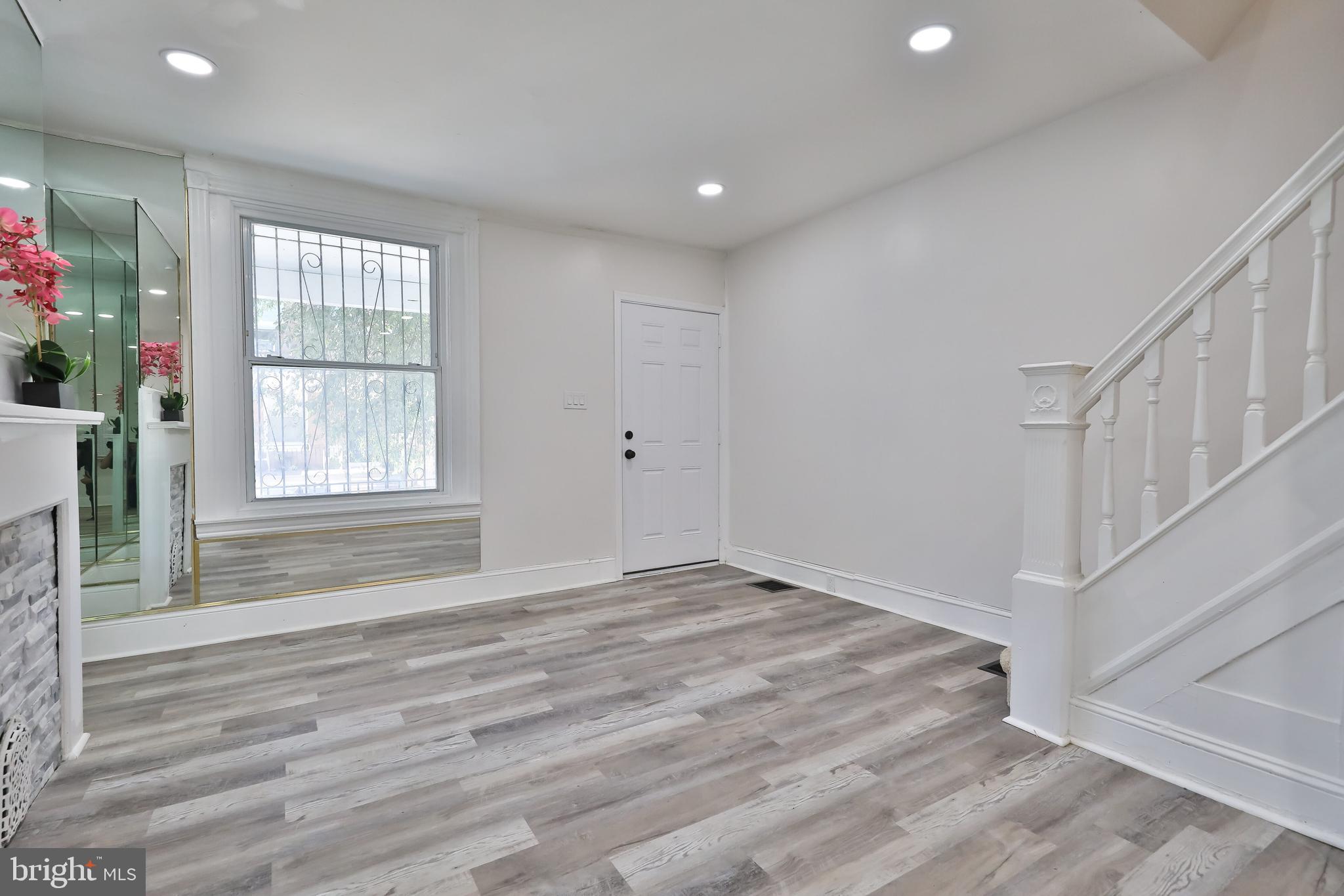 WEST OAK LANE - Residential