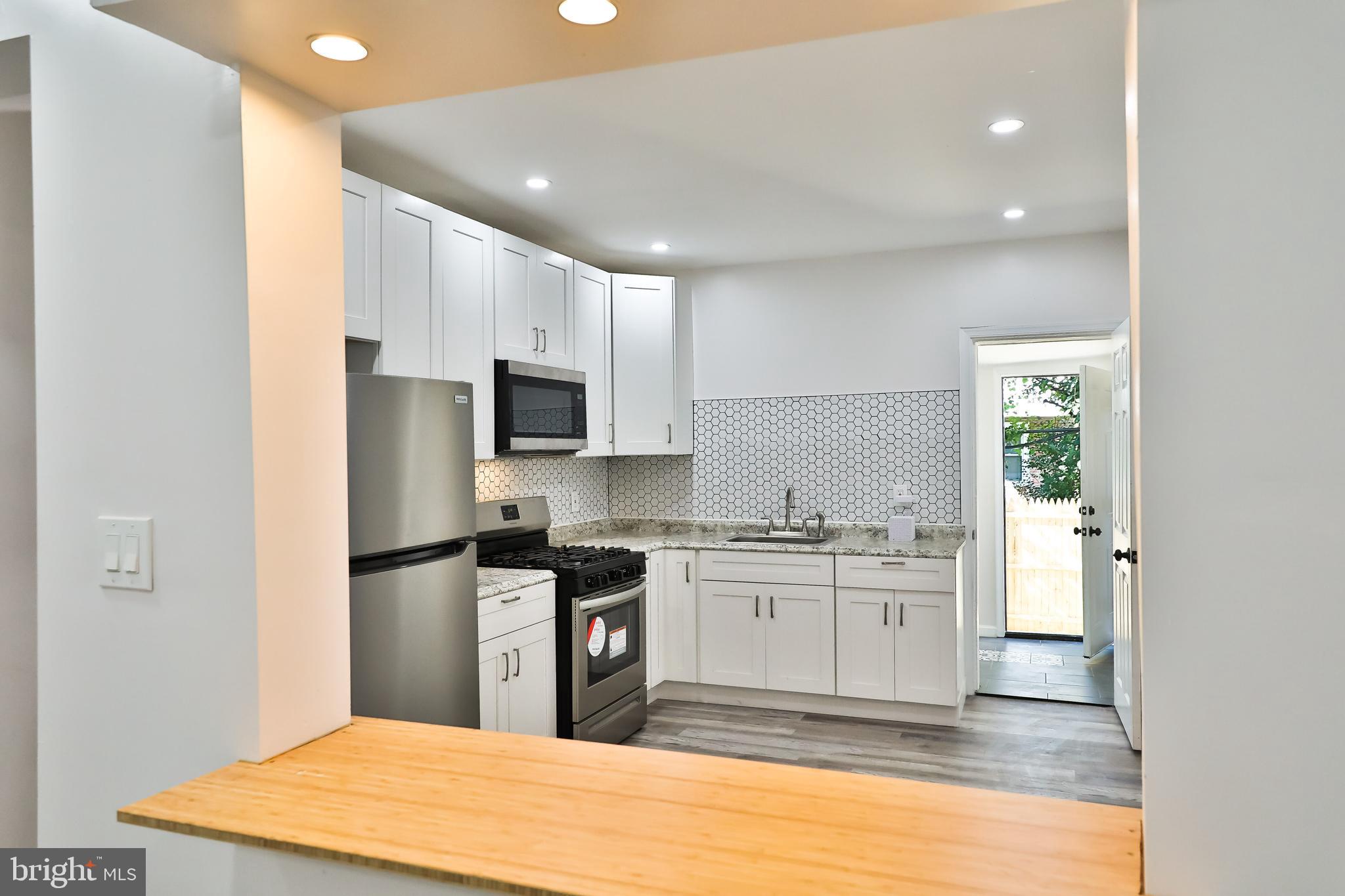 WEST OAK LANE - Residential