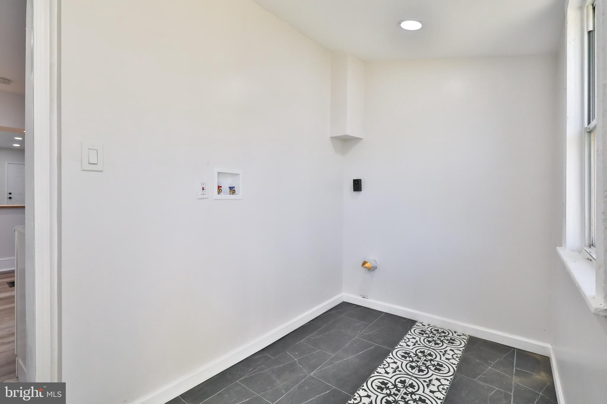 WEST OAK LANE - Residential