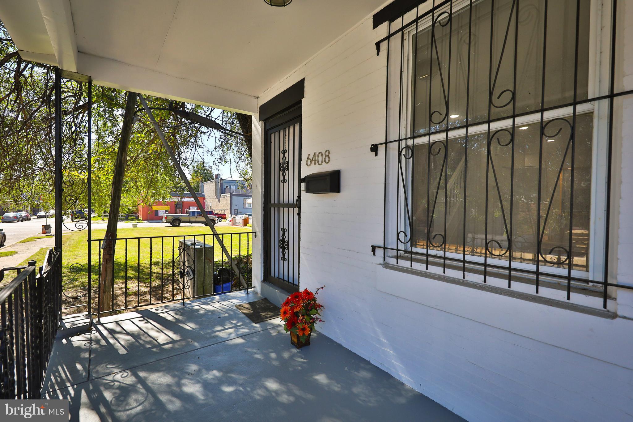 WEST OAK LANE - Residential