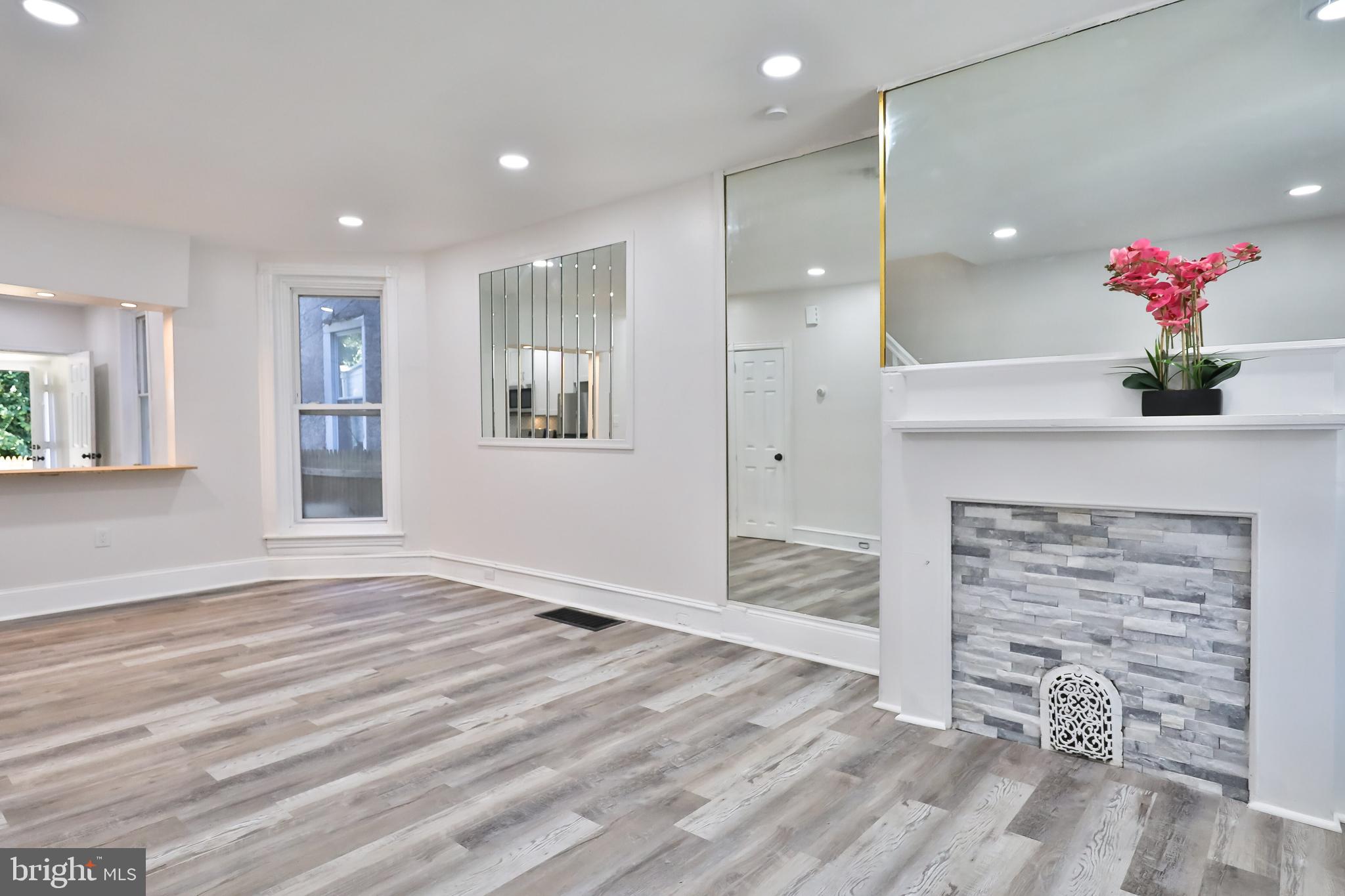 WEST OAK LANE - Residential