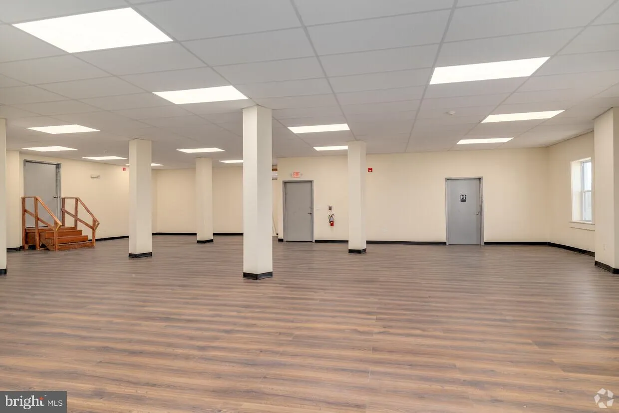 Philadelphia, Pennsylvania 19133, United States, ,Commercial,Active,7152