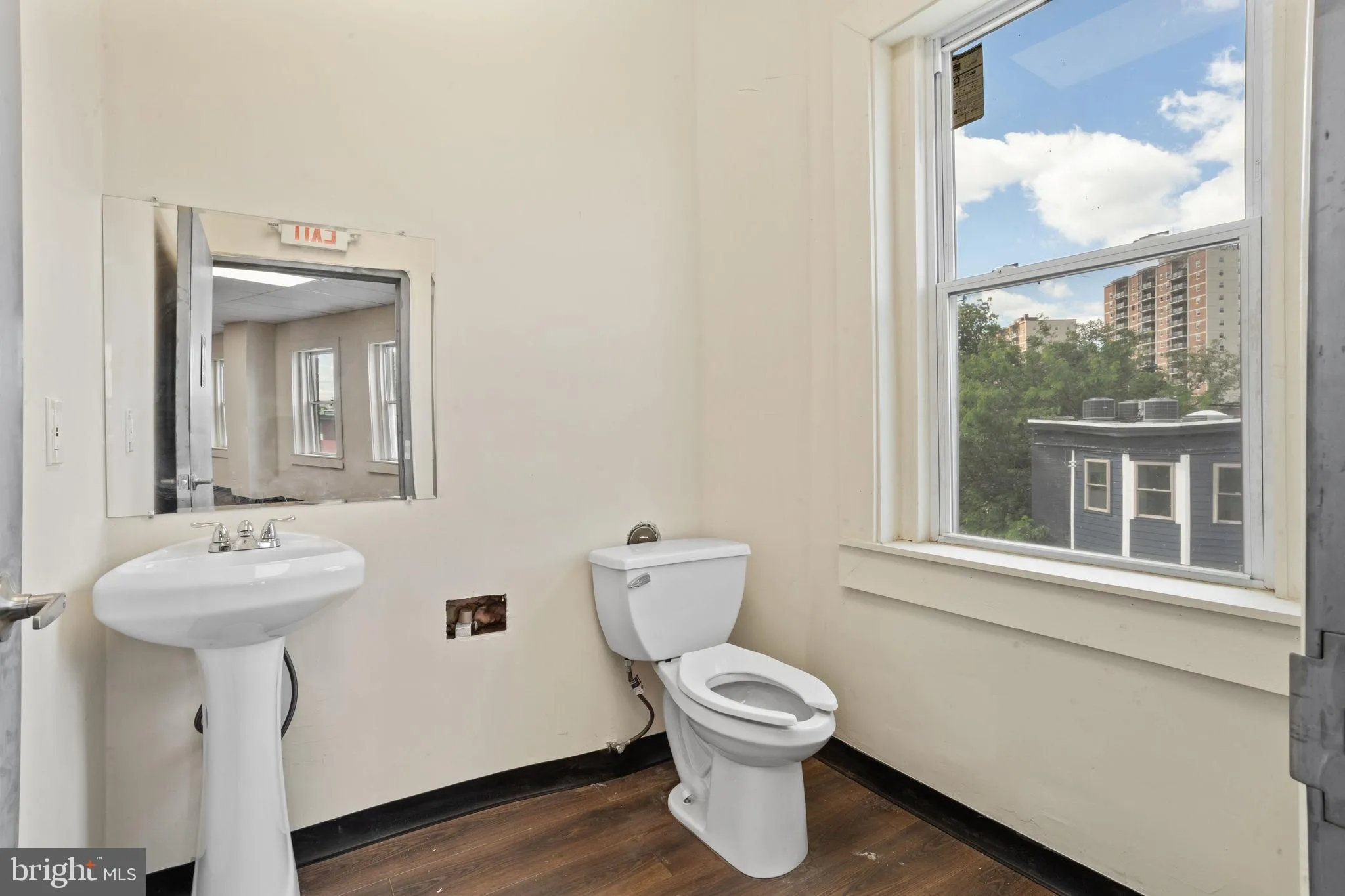 Philadelphia, Pennsylvania 19133, United States, ,Commercial,Active,7152