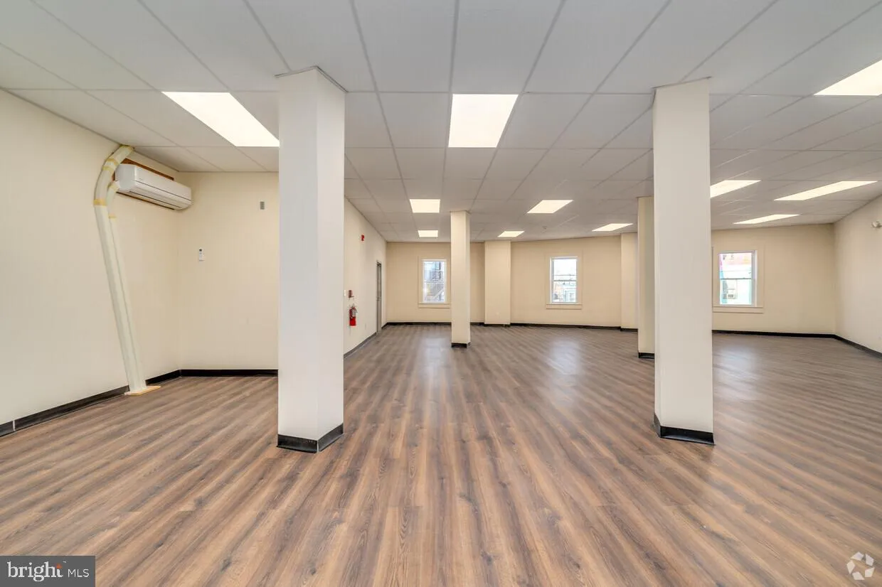 Philadelphia, Pennsylvania 19133, United States, ,Commercial,Active,7152