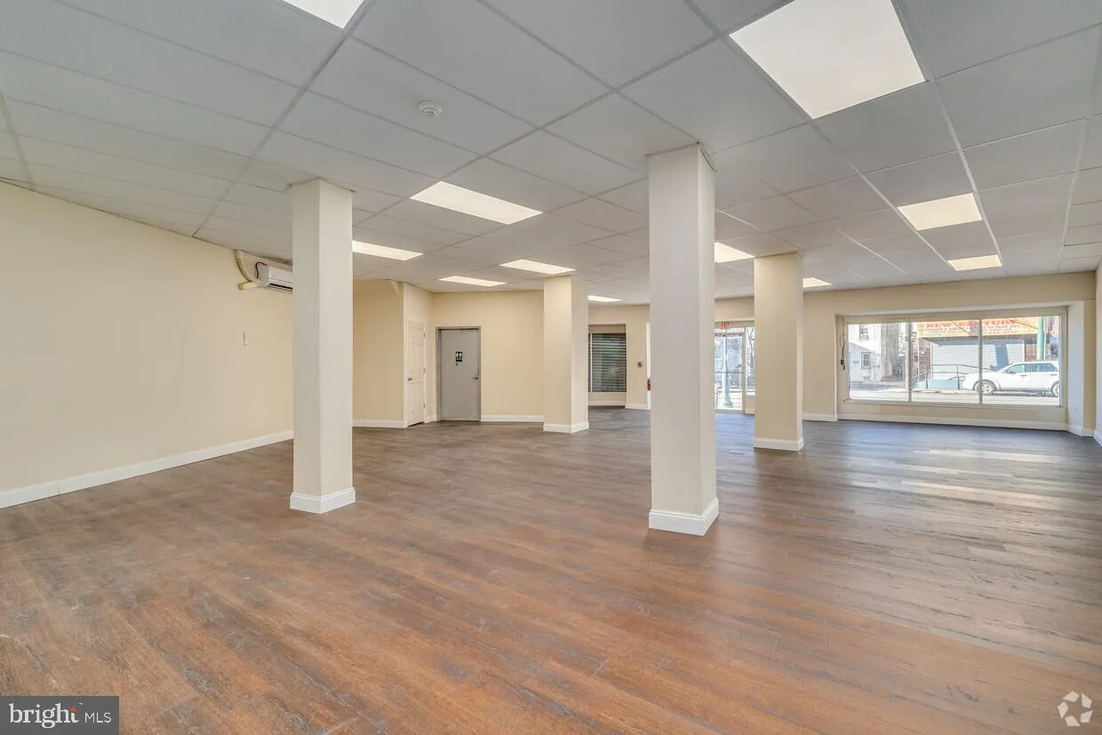 Philadelphia, Pennsylvania 19133, United States, ,Commercial,Active,7152