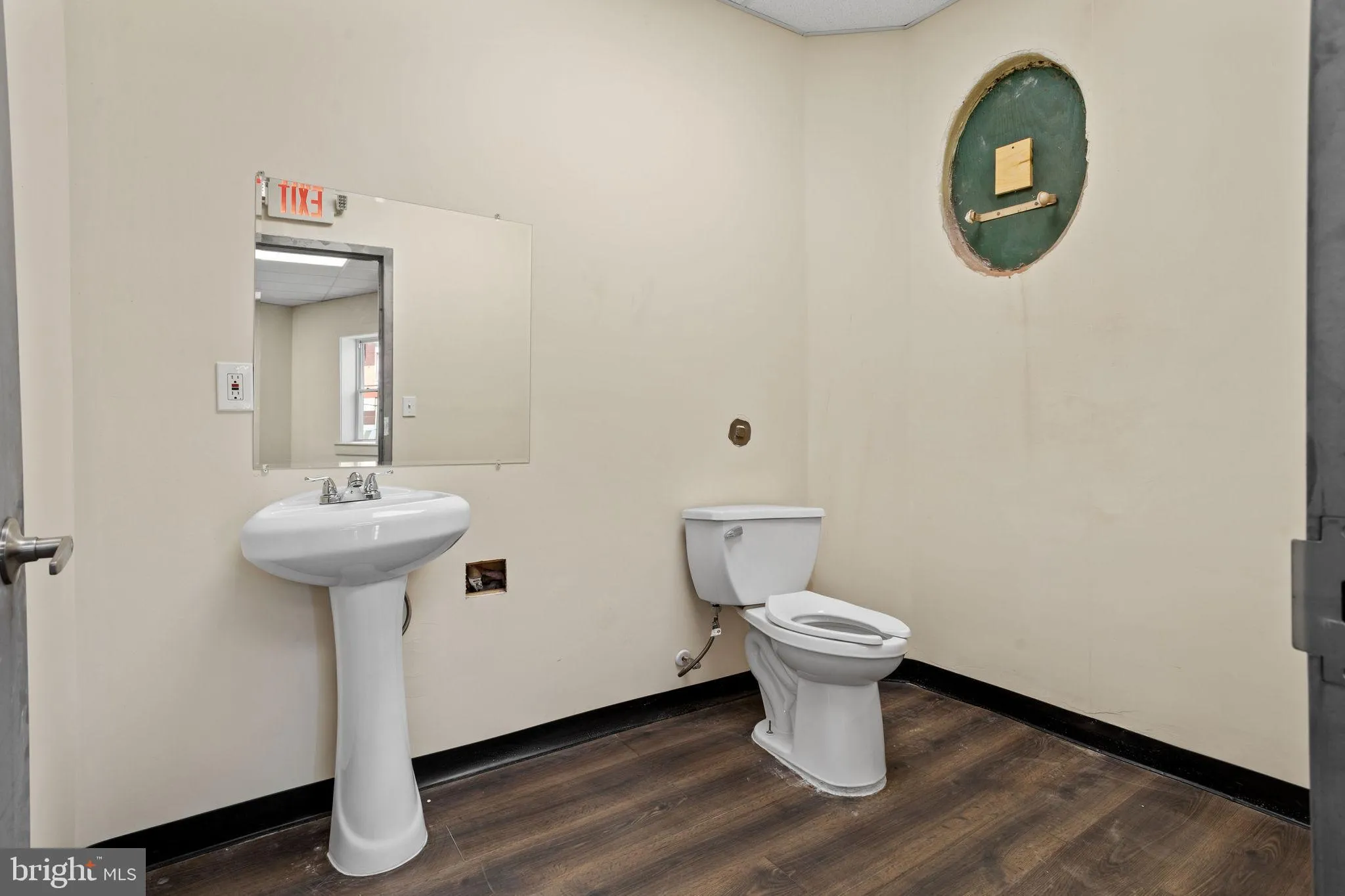 Philadelphia, Pennsylvania 19133, United States, ,Commercial,Active,7152