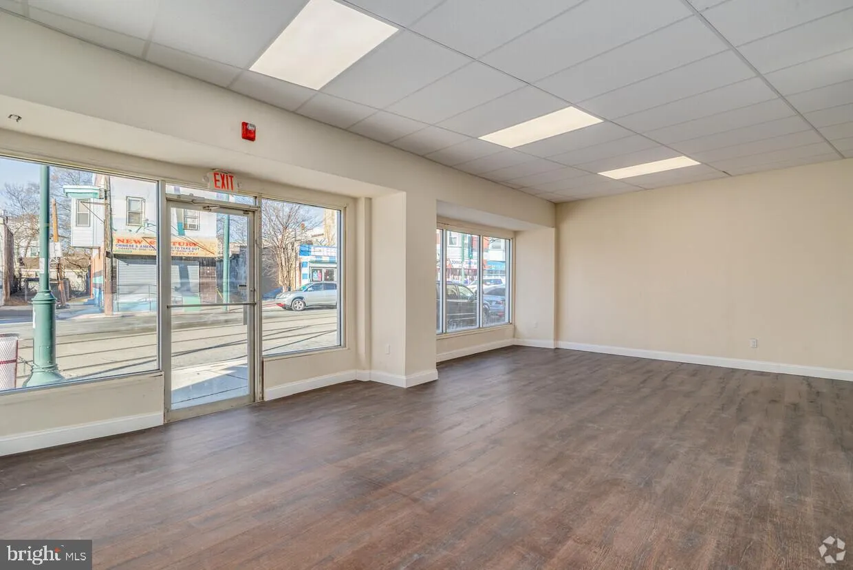 Philadelphia, Pennsylvania 19133, United States, ,Commercial,Active,7152