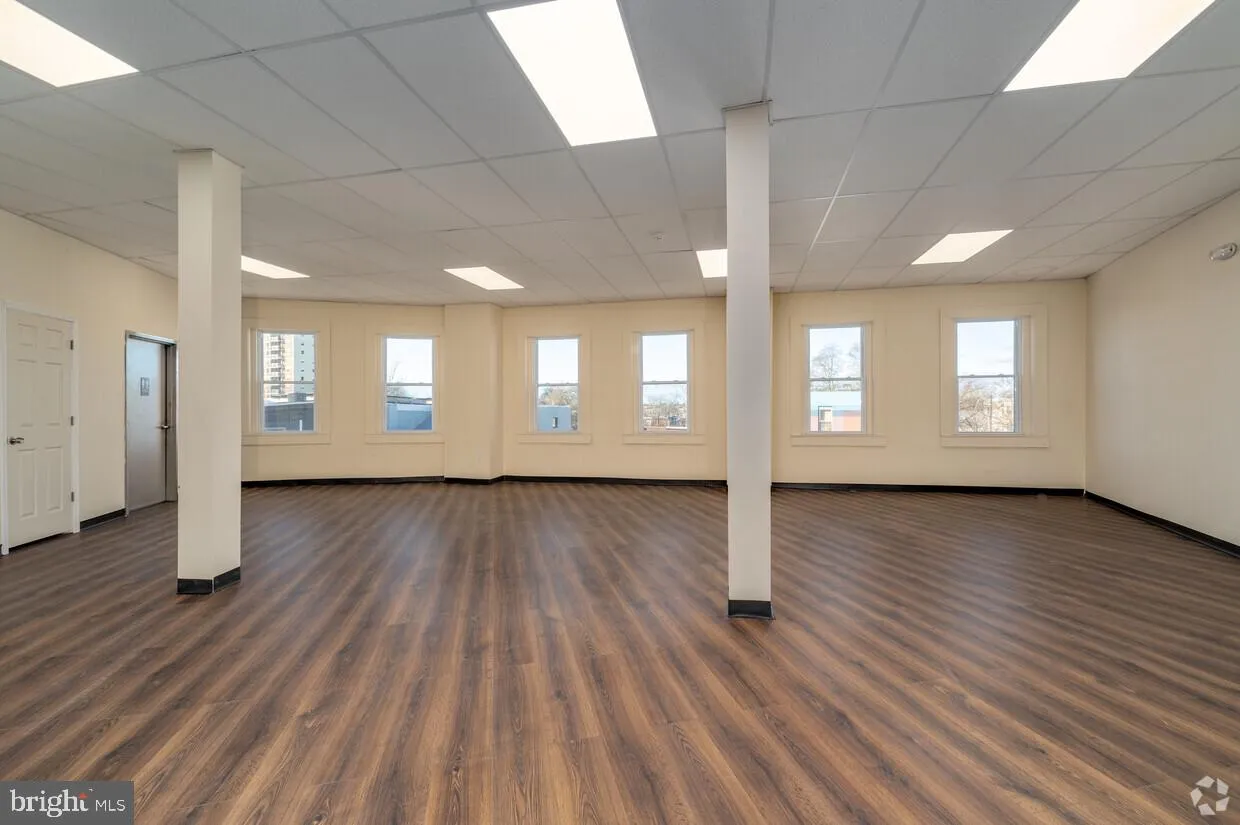 Philadelphia, Pennsylvania 19133, United States, ,Commercial,Active,7152