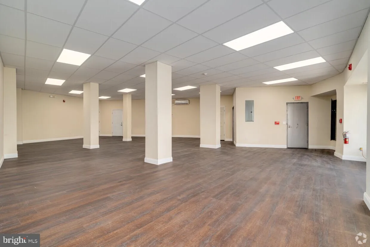 Philadelphia, Pennsylvania 19133, United States, ,Commercial,Active,7152