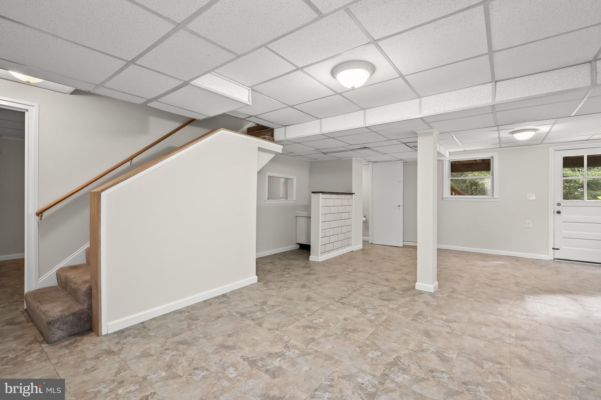 BETHESDA OUTSIDE - Residential