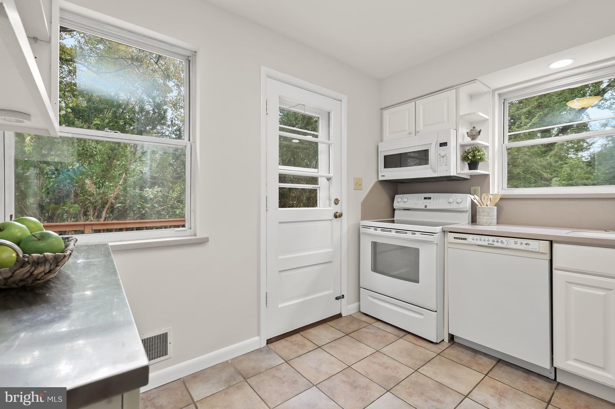 BETHESDA OUTSIDE - Residential