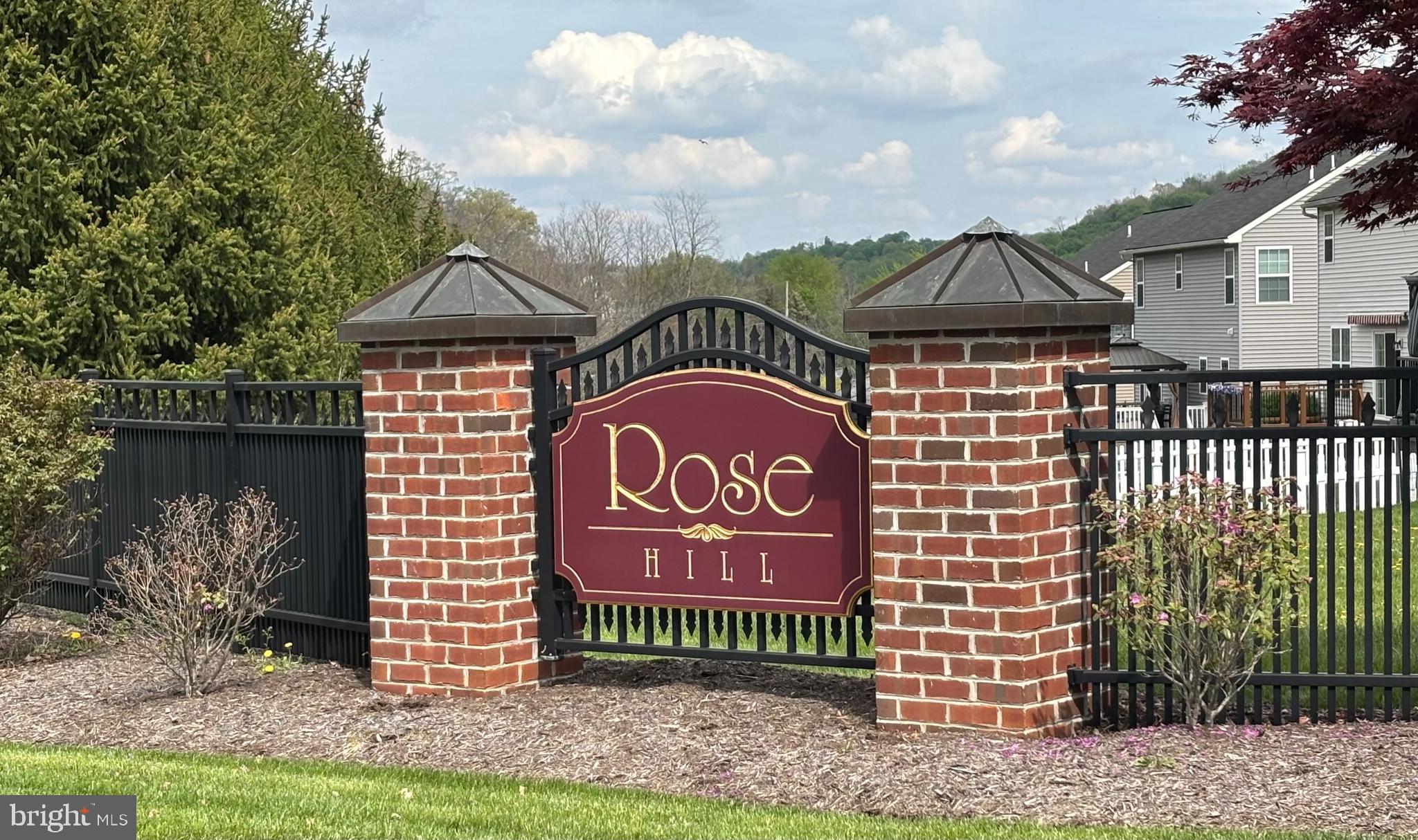 2 ROLLINGVIEW LANE