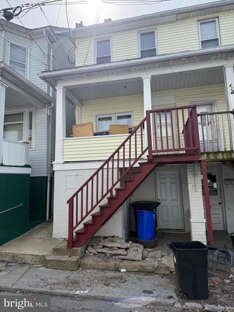 Townhouse For Sale - 44 E Water Street<br/> Carbon County, LANSFORD, PA 18232
