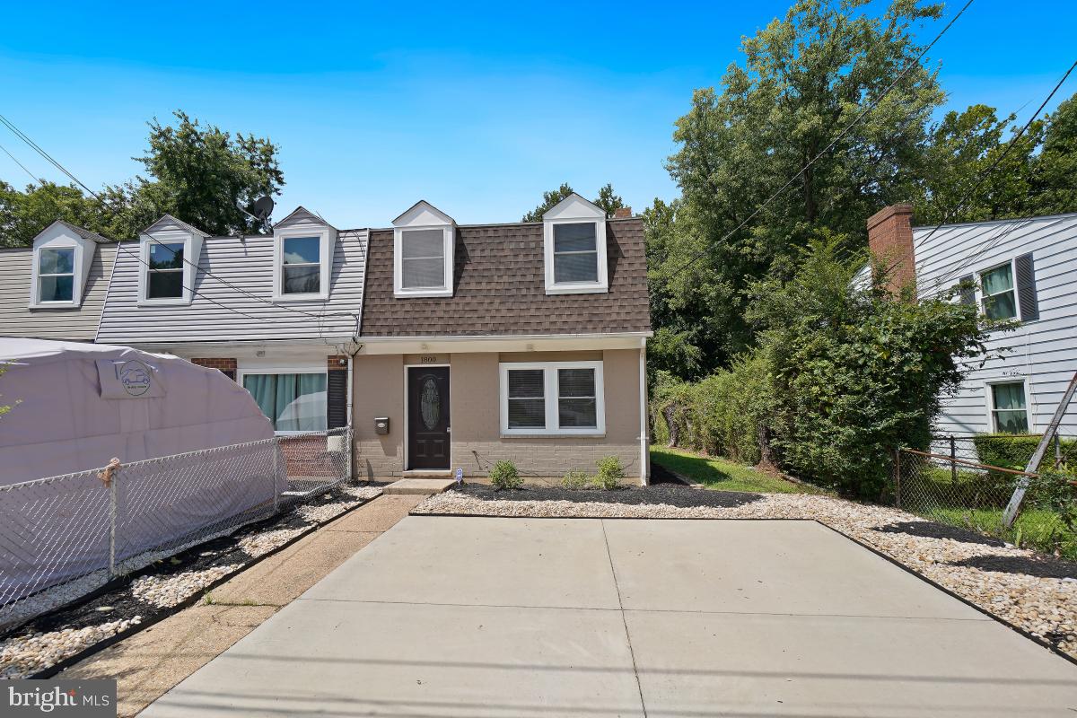 PALMER PARK - Residential Lease