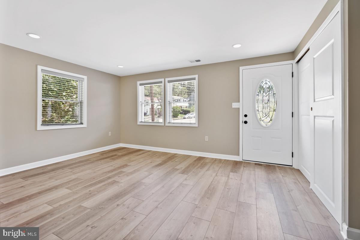 PALMER PARK - Residential Lease