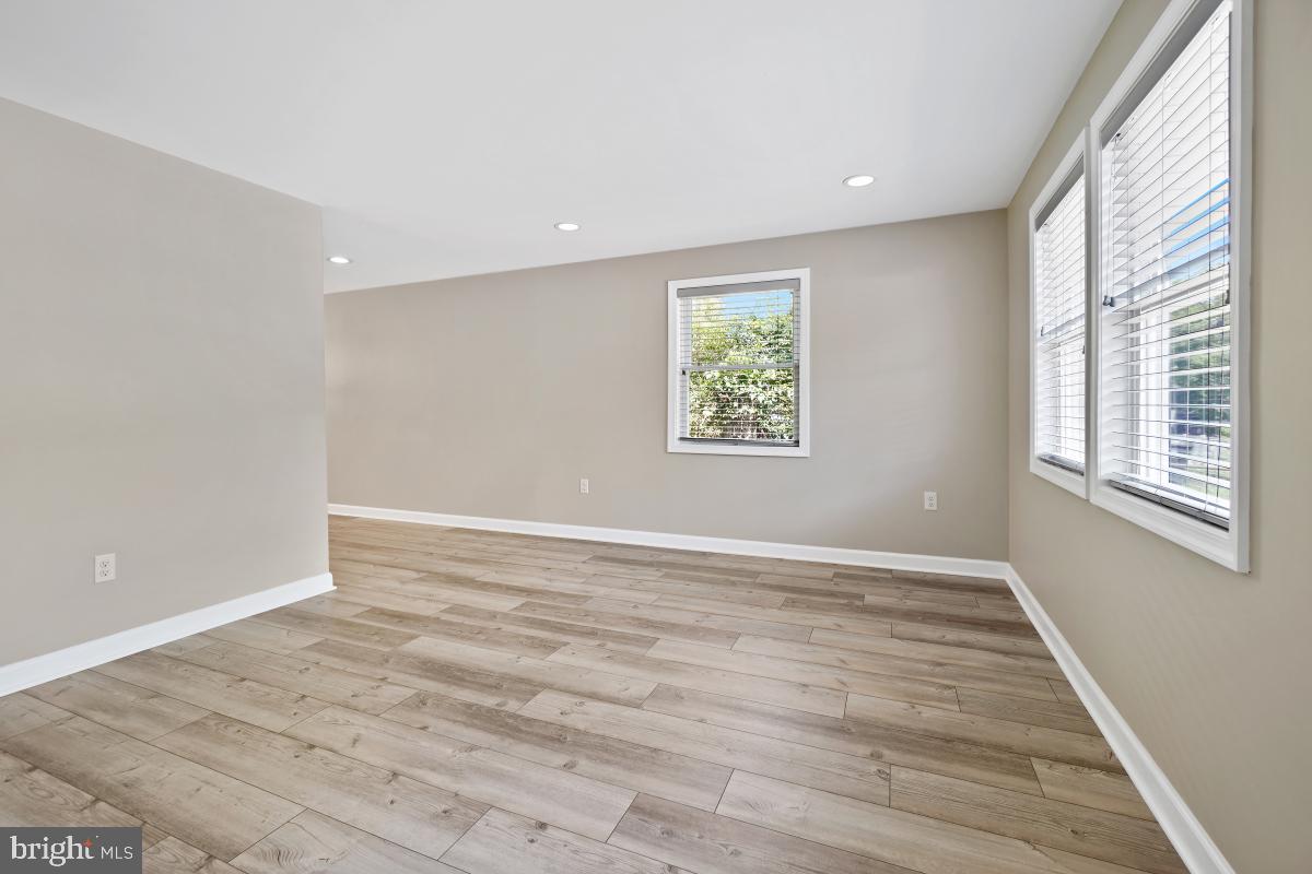 PALMER PARK - Residential Lease