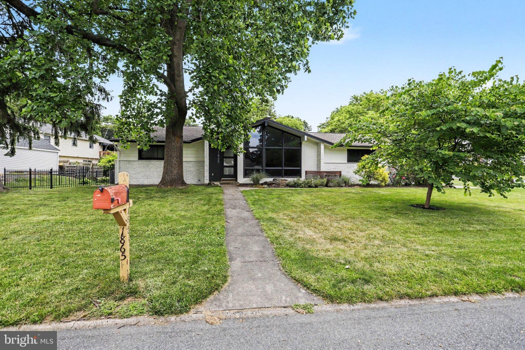 Photo of 1865 Nanticoke Road, LANCASTER, PA 17601 (MLS # PALA2089736)