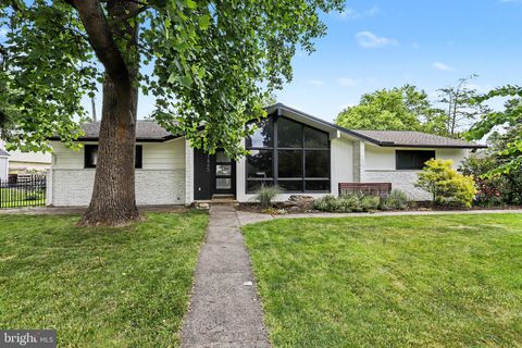 Photo of 1865 Nanticoke Road, LANCASTER, PA 17601 (MLS # PALA2089736)