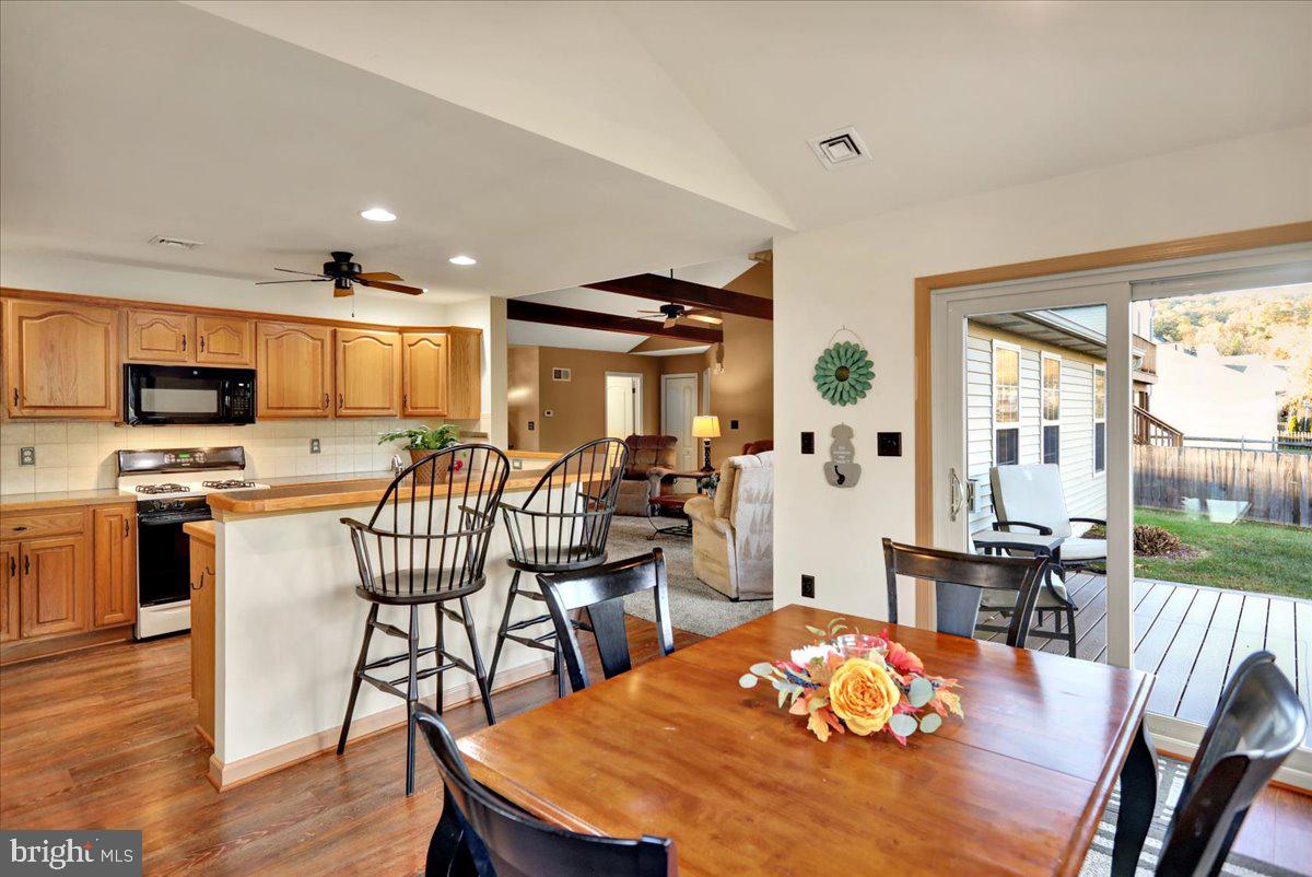 MEADOWS AT ADAMSTOWN - Residential