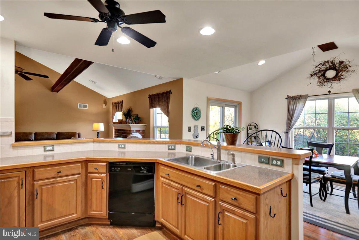 MEADOWS AT ADAMSTOWN - Residential