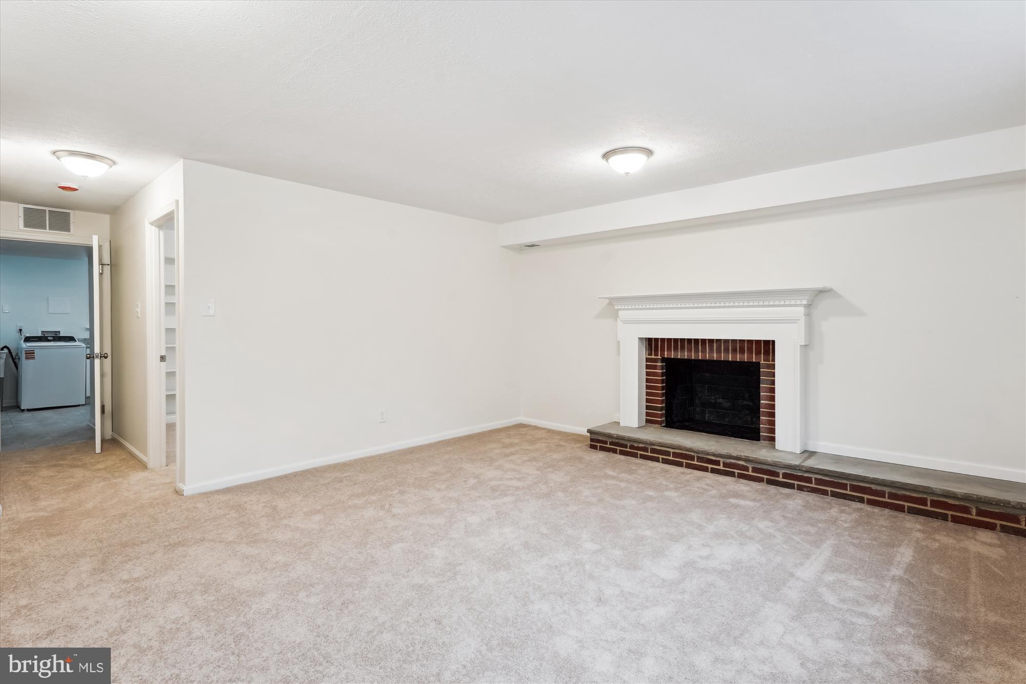 HILLANDALE - Residential