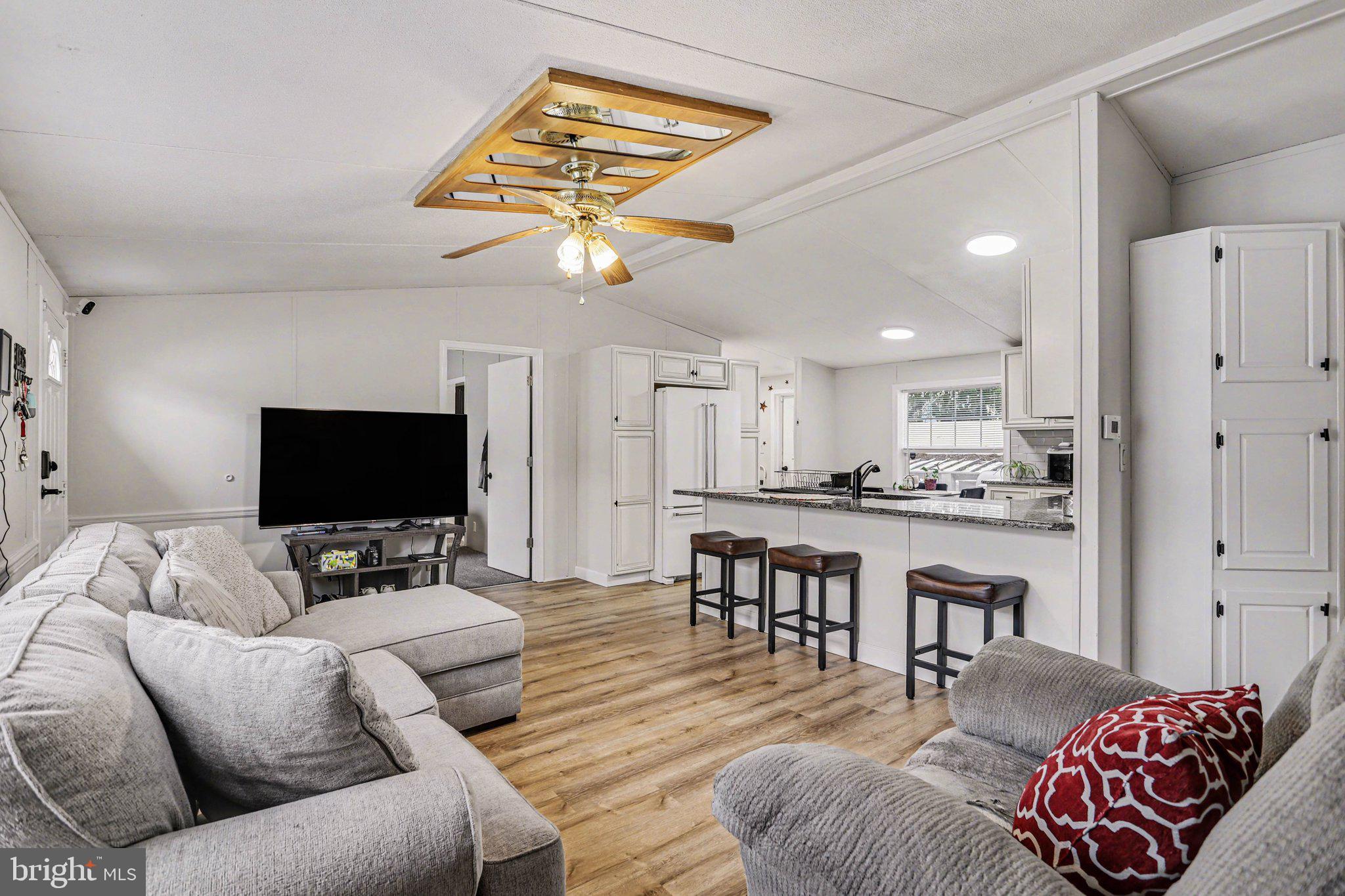 PARKVIEW ACRES MHP - Residential