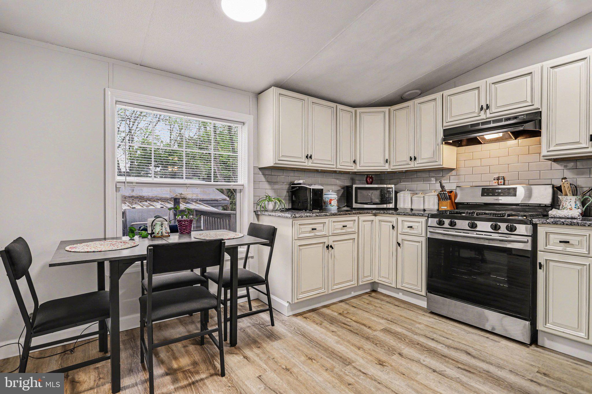 PARKVIEW ACRES MHP - Residential