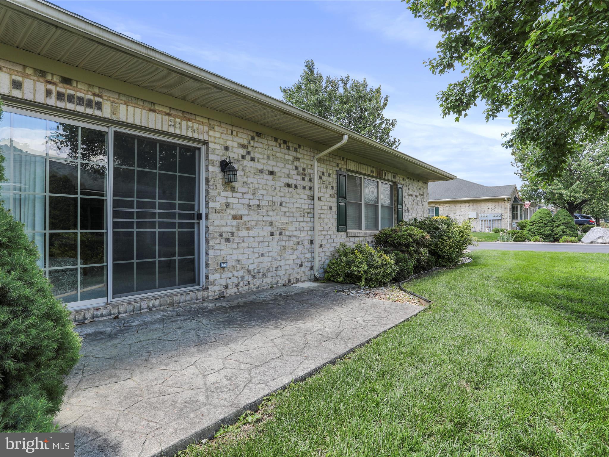 CORTLAND MANOR - Residential