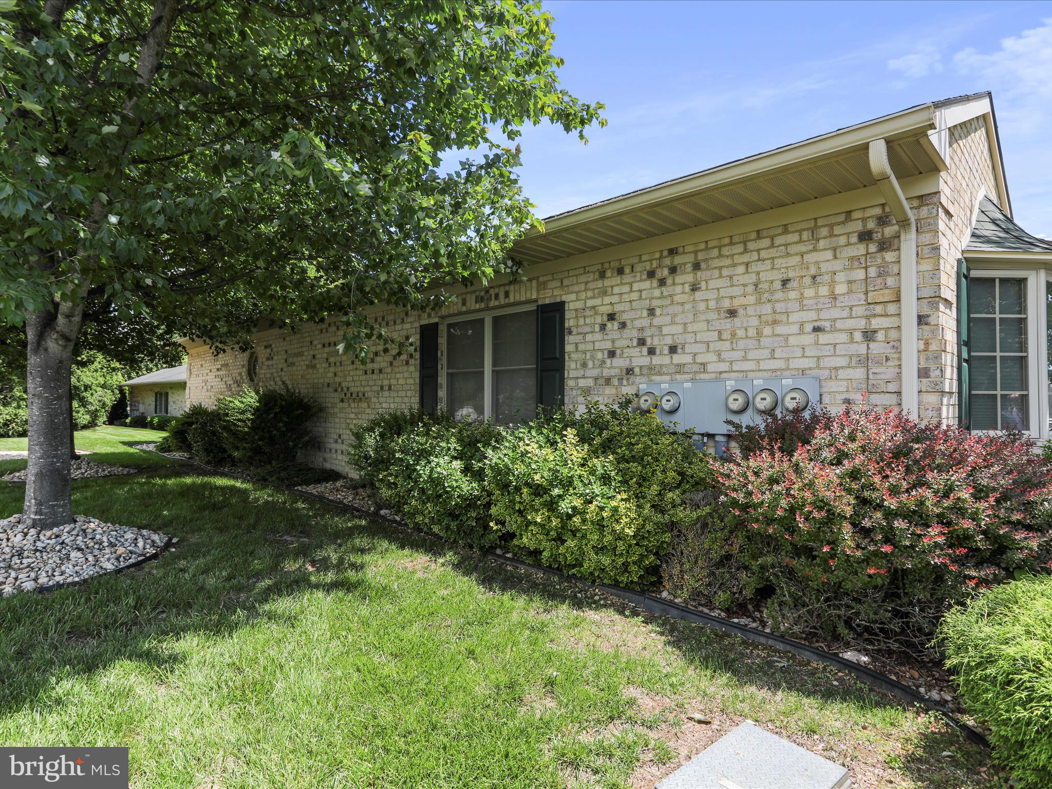 CORTLAND MANOR - Residential