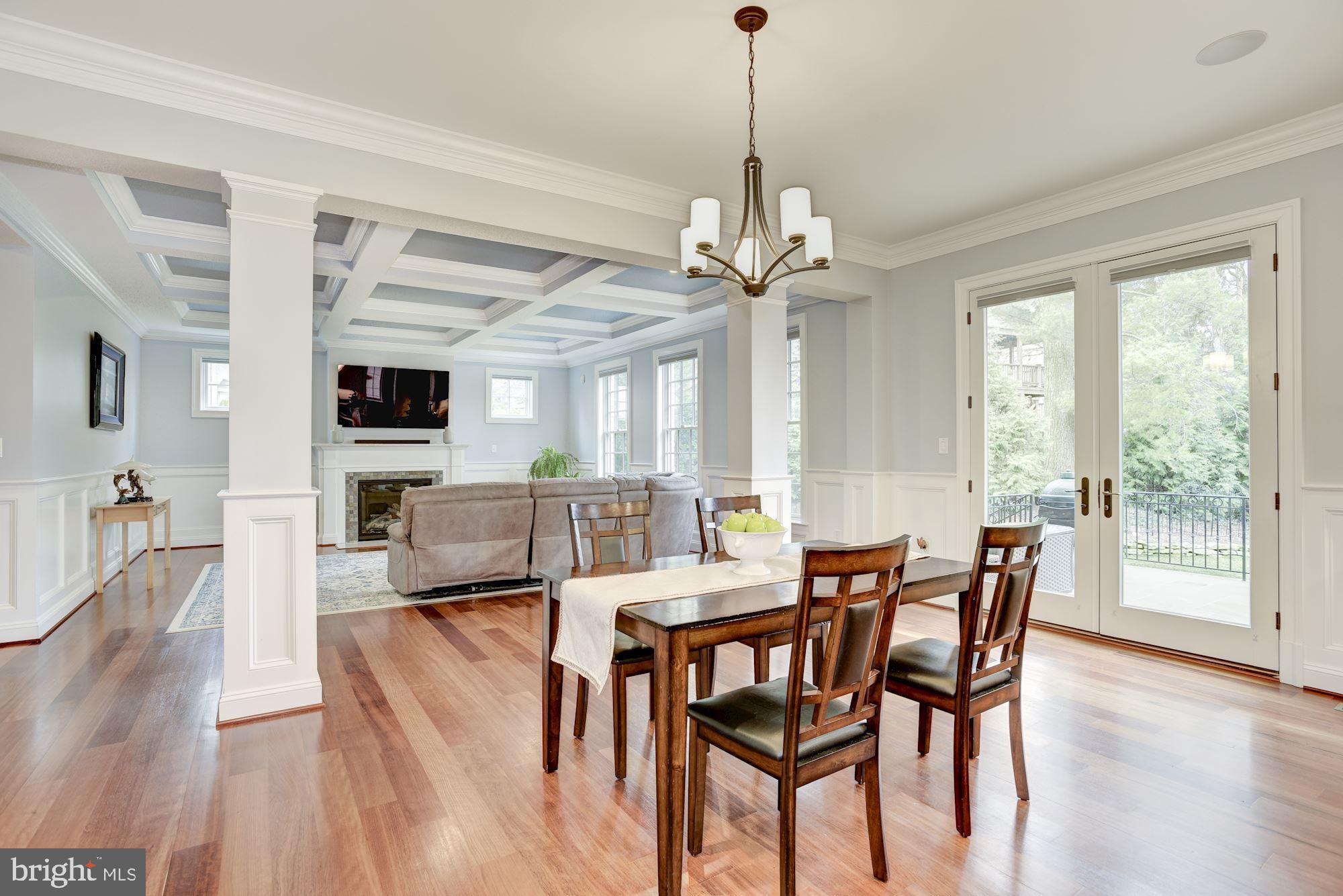 MCLEAN MANOR - Residential