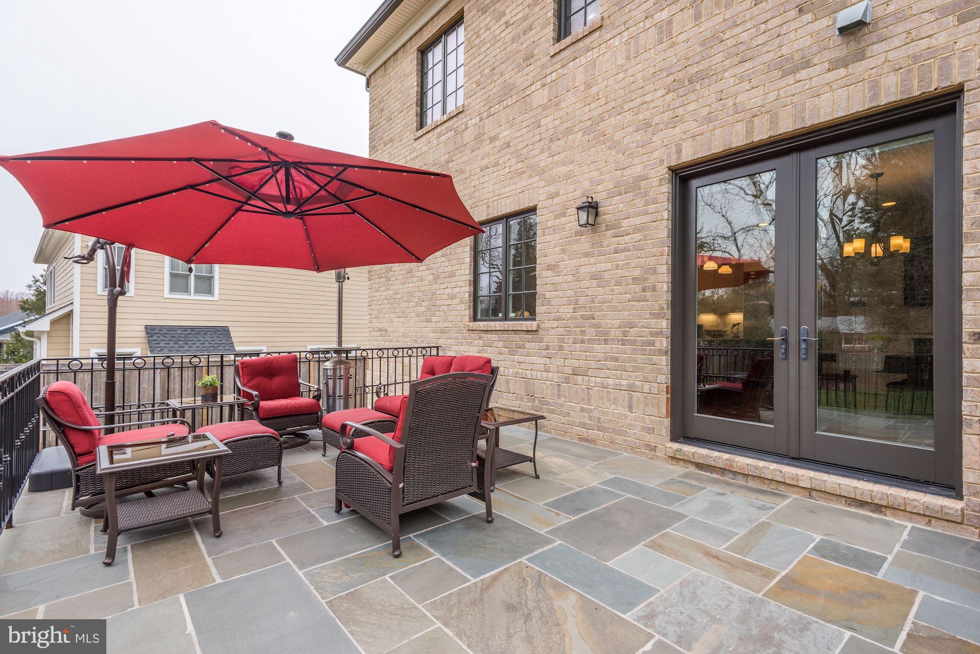 MCLEAN MANOR - Residential