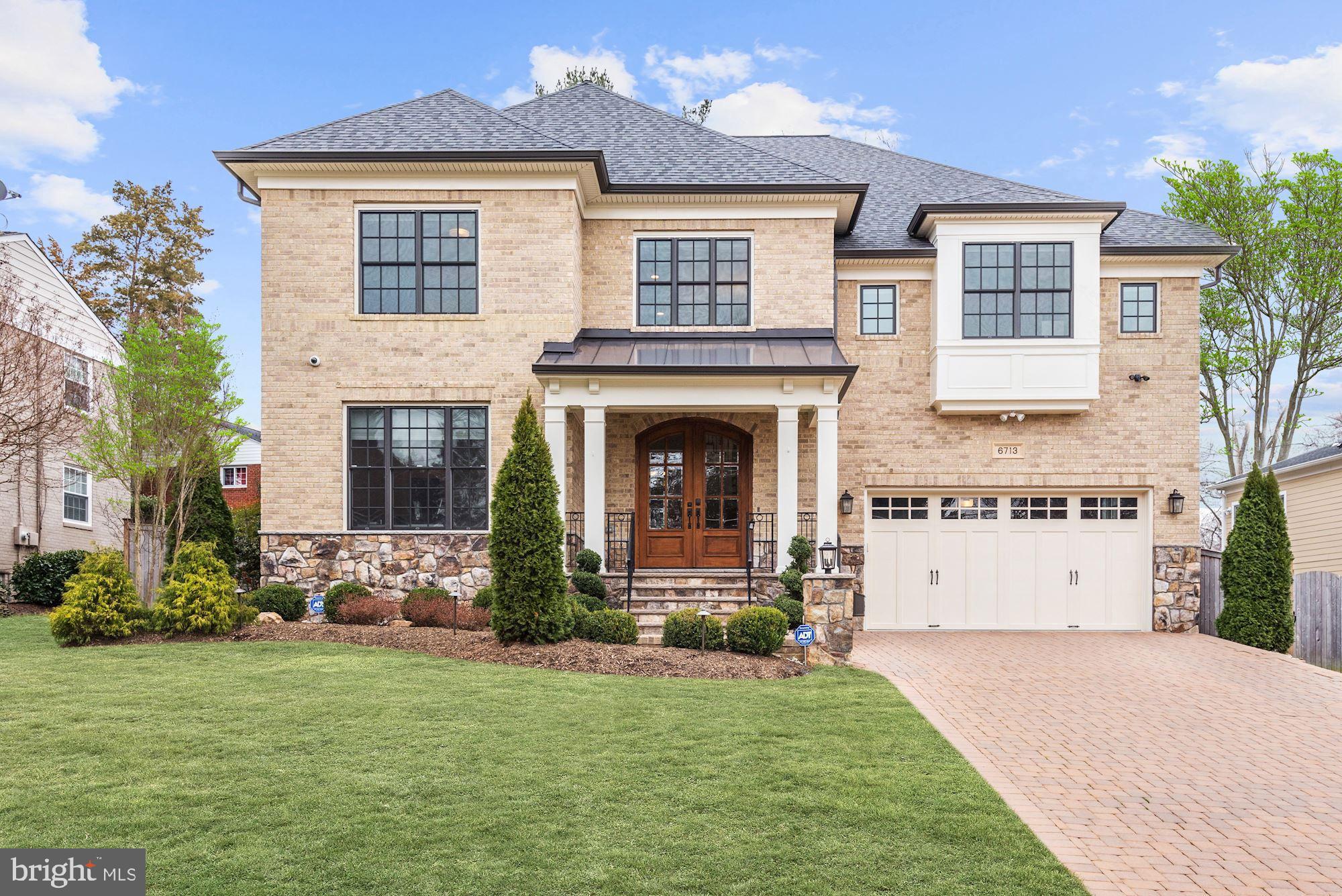 MCLEAN MANOR - Residential