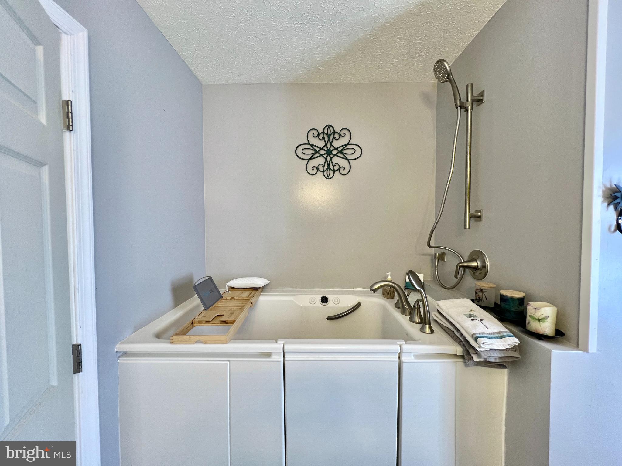 CROWN POINTE - Residential