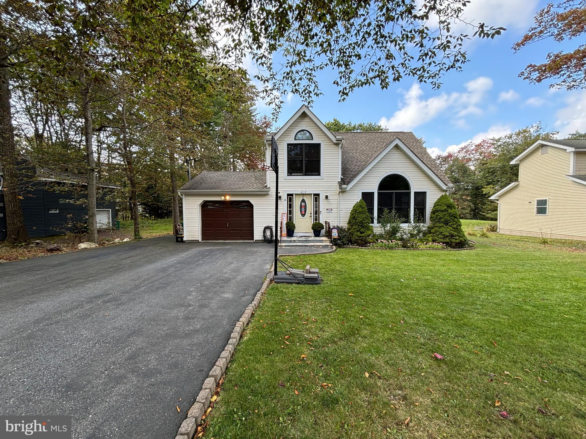 POCONO FARMS EAST - Residential