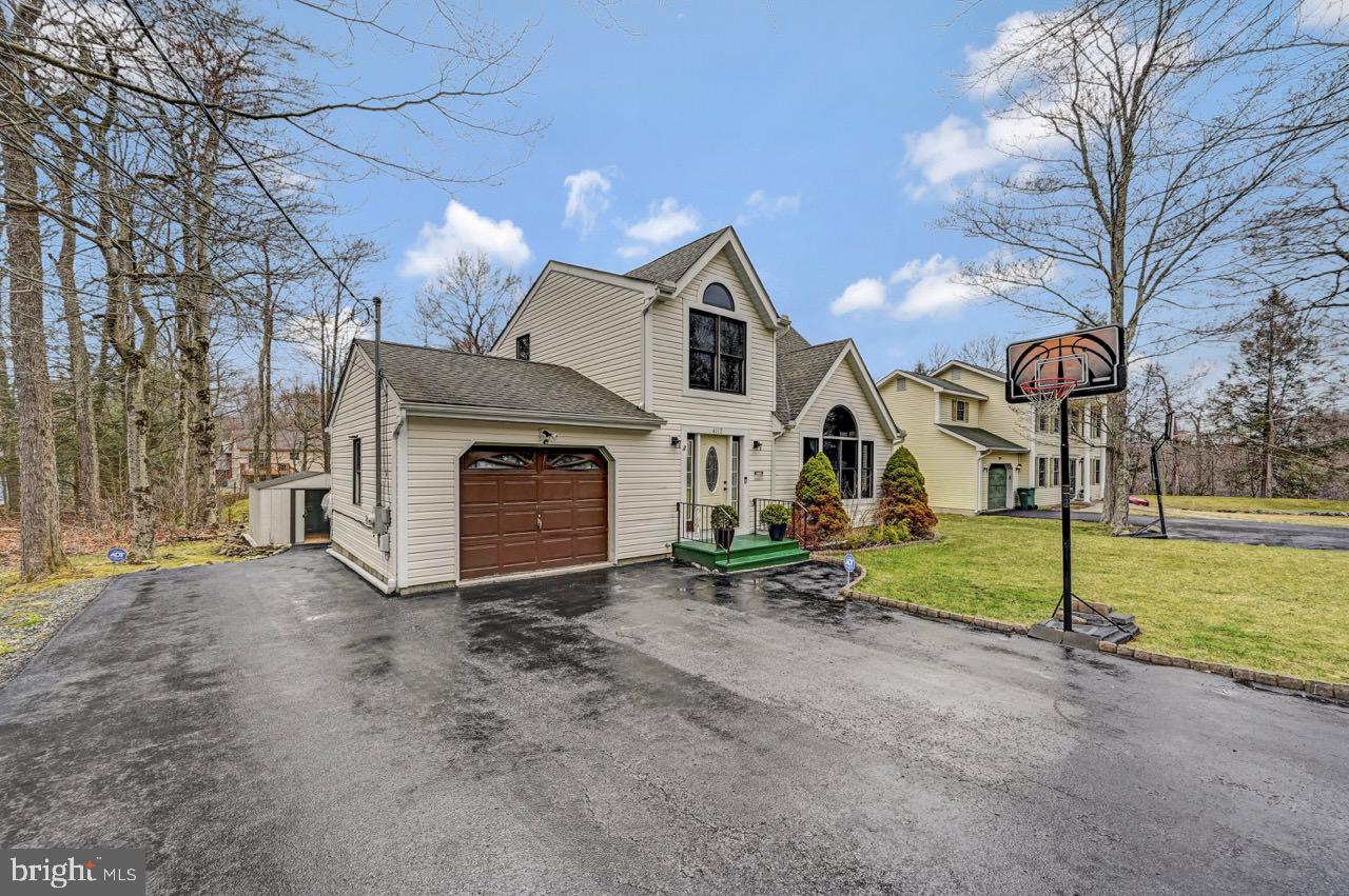 POCONO FARMS EAST - Residential
