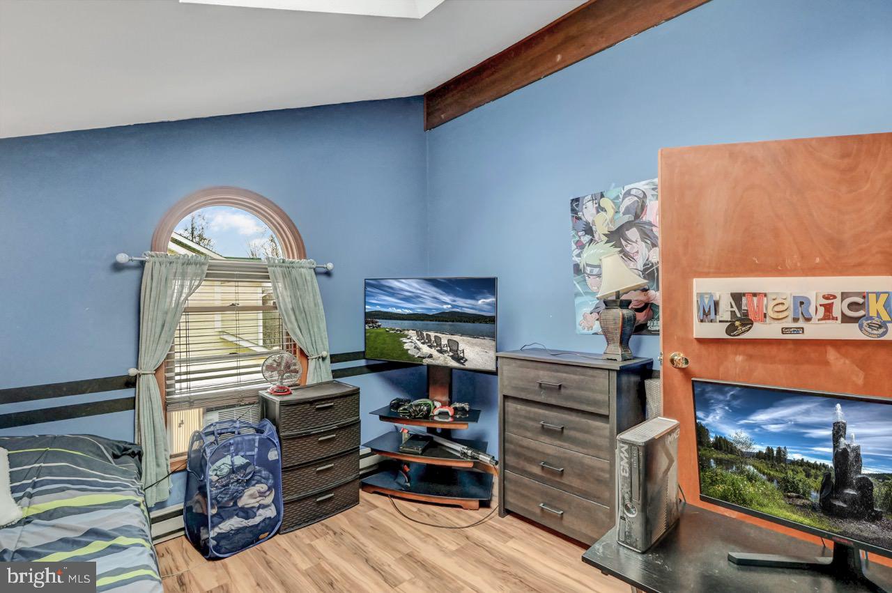 POCONO FARMS EAST - Residential