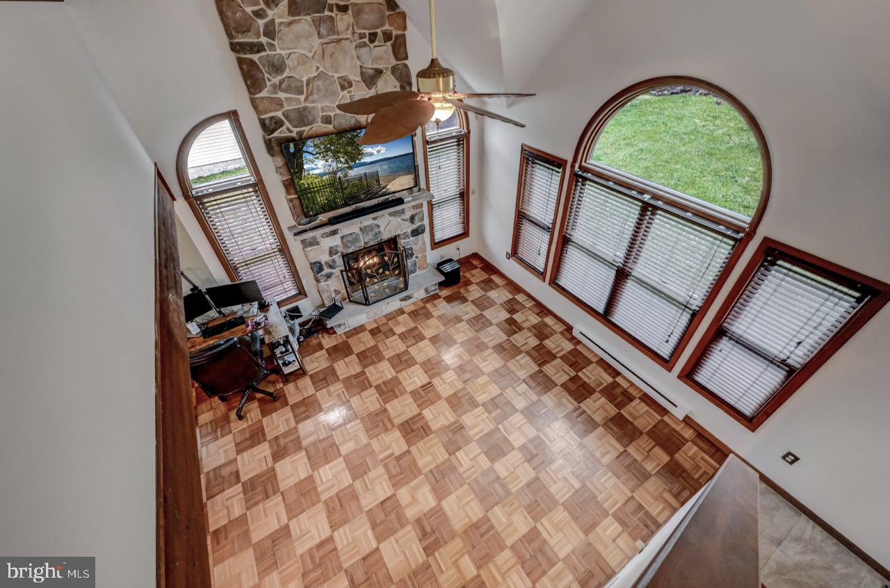 POCONO FARMS EAST - Residential