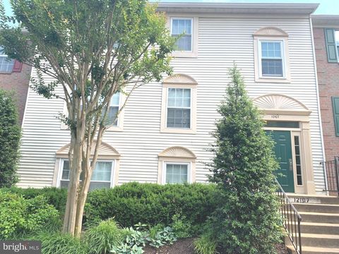 12107 GREEN LEDGE COURT 202 FAIRFAX VA 22033