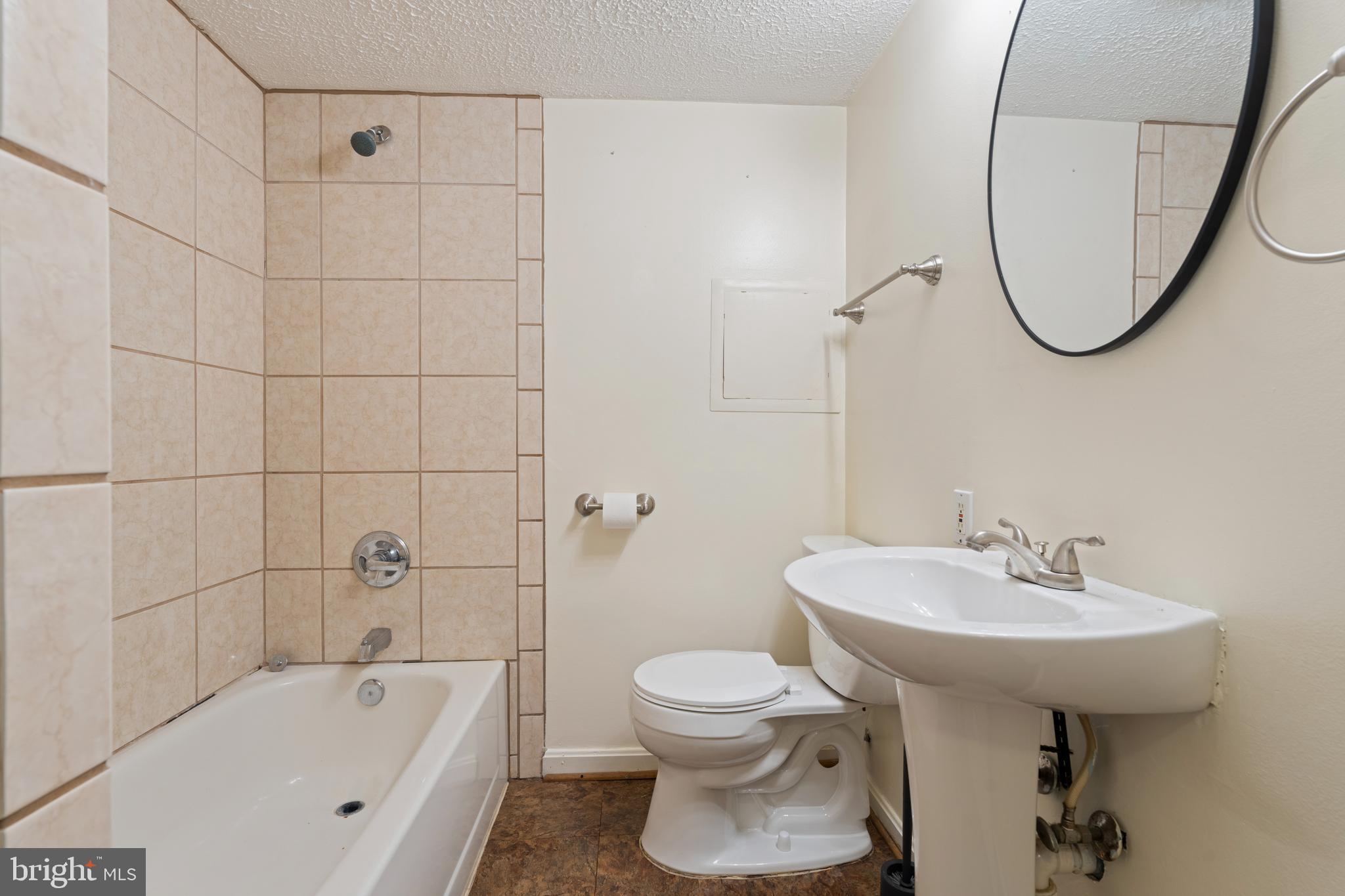 WETHERSFIELD - Residential