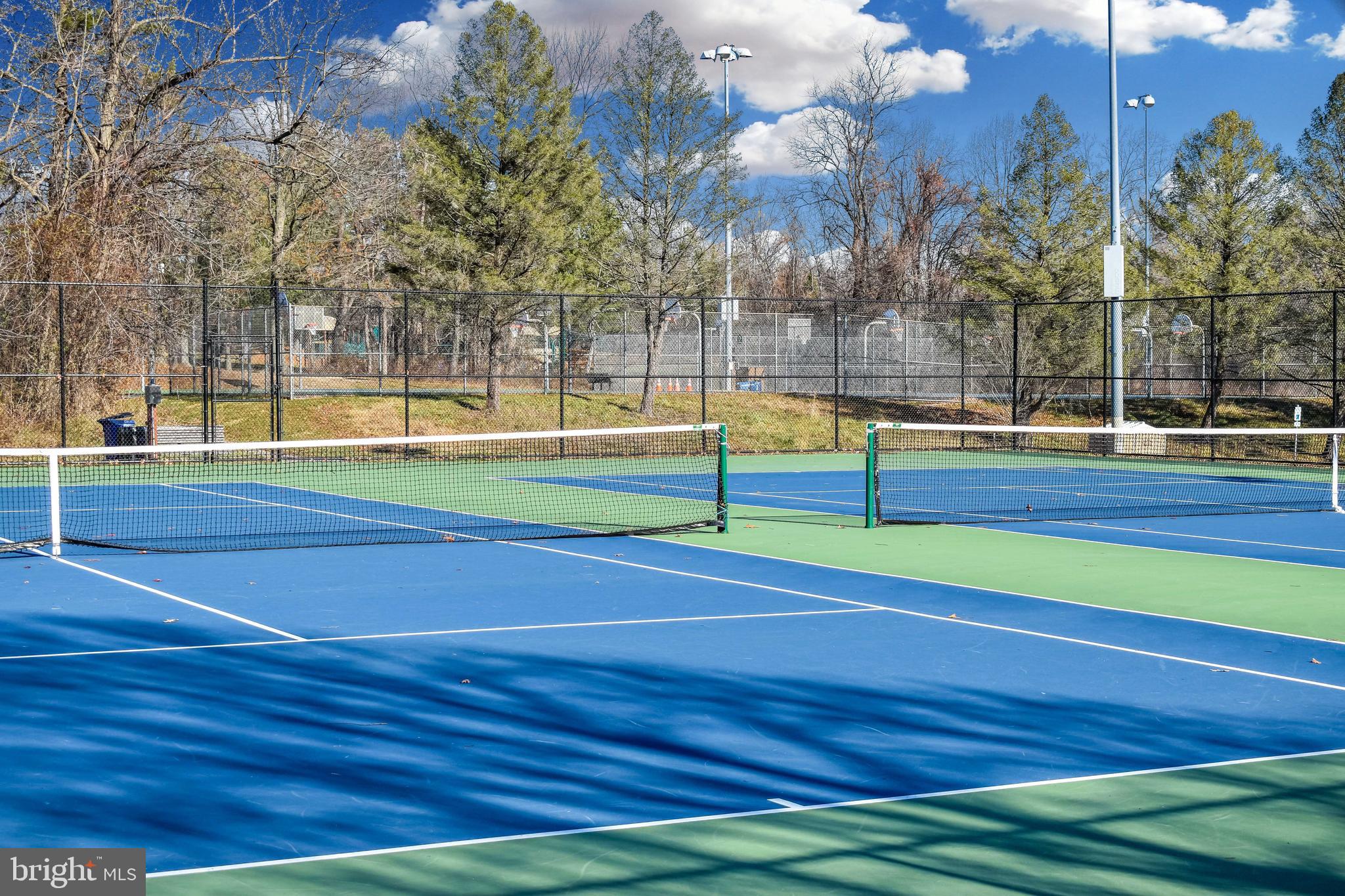 LYNDWOOD MANOR - Residential