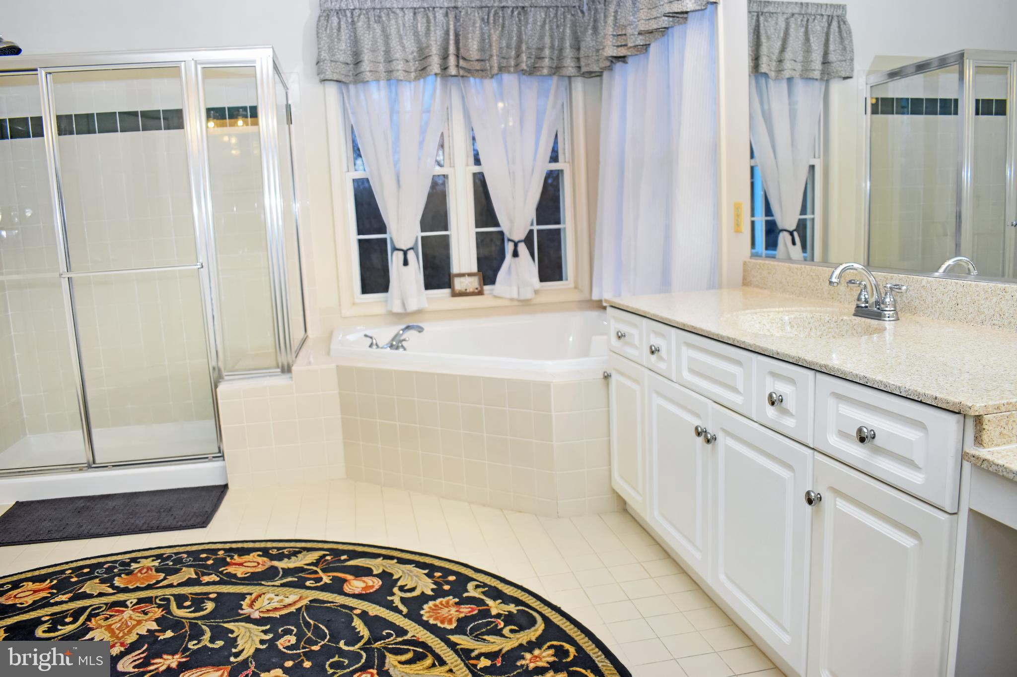 LYNDWOOD MANOR - Residential