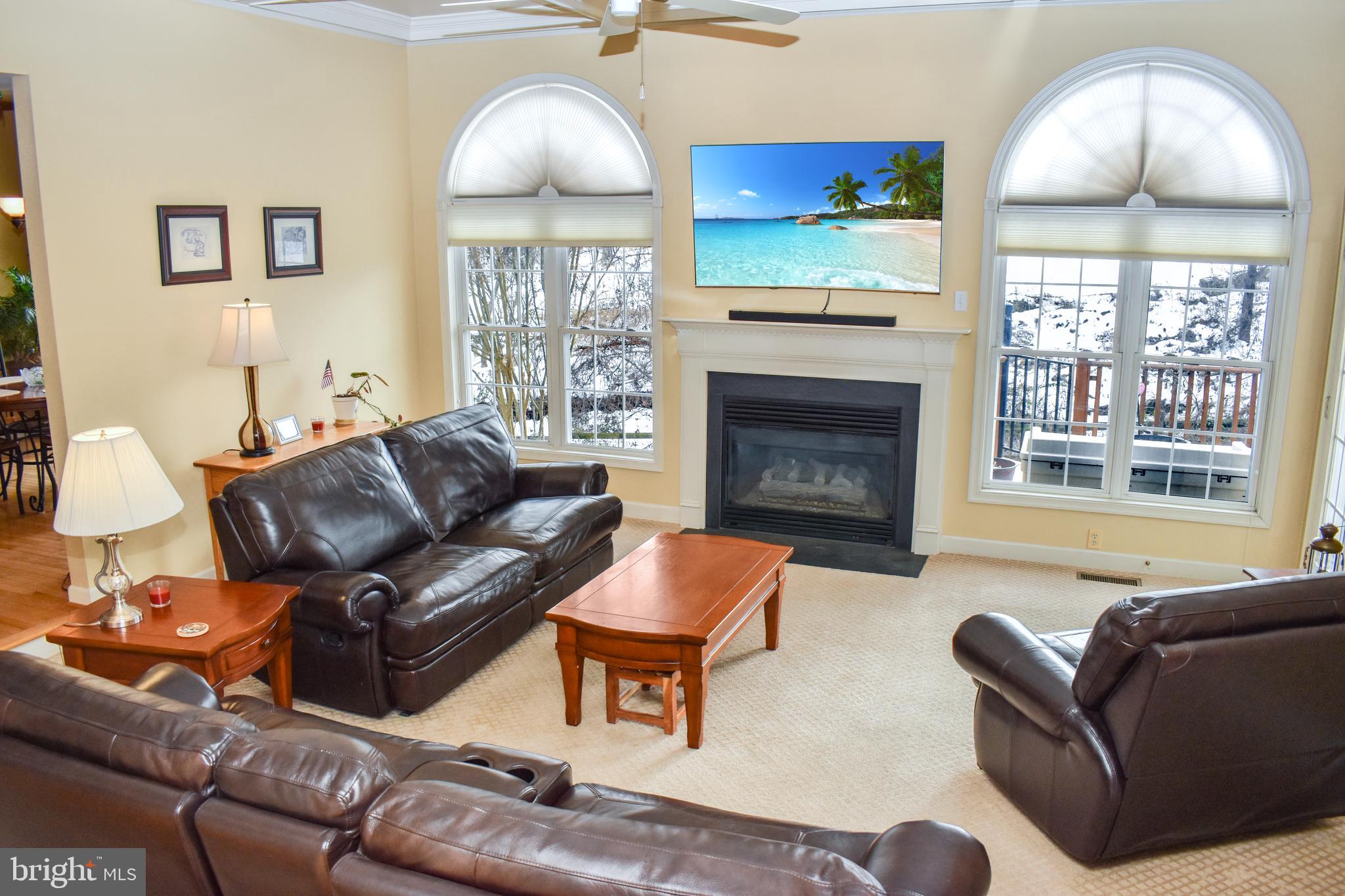 LYNDWOOD MANOR - Residential