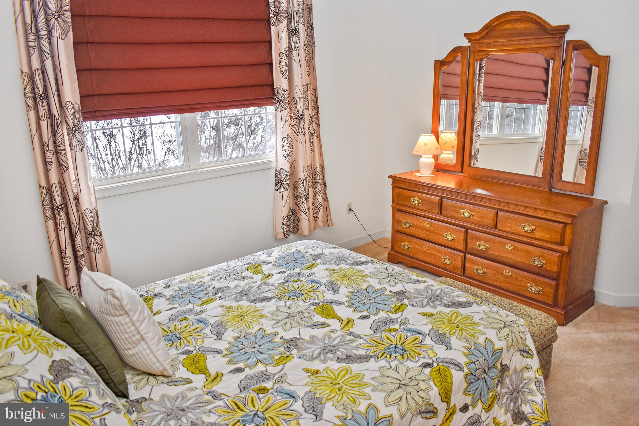 LYNDWOOD MANOR - Residential