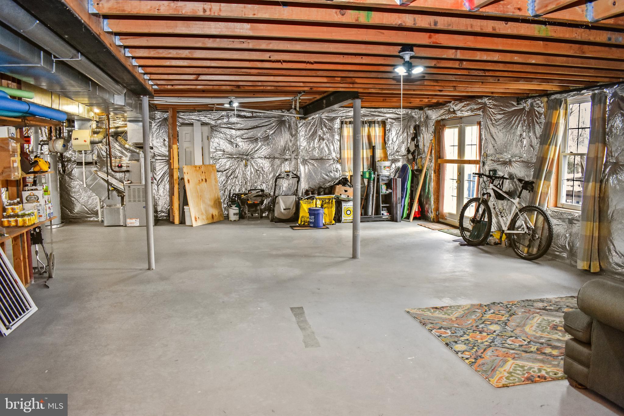 LYNDWOOD MANOR - Residential