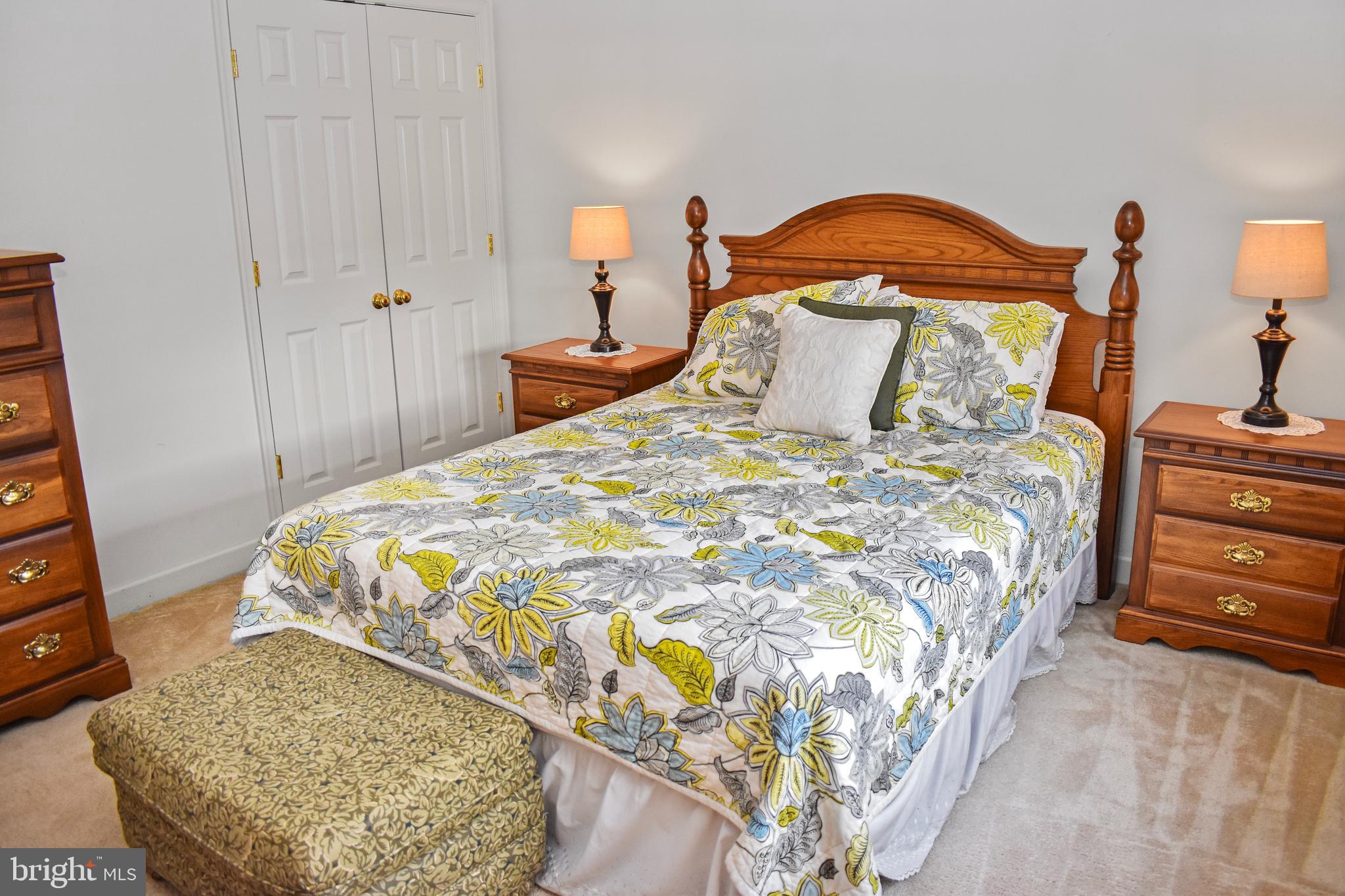 LYNDWOOD MANOR - Residential