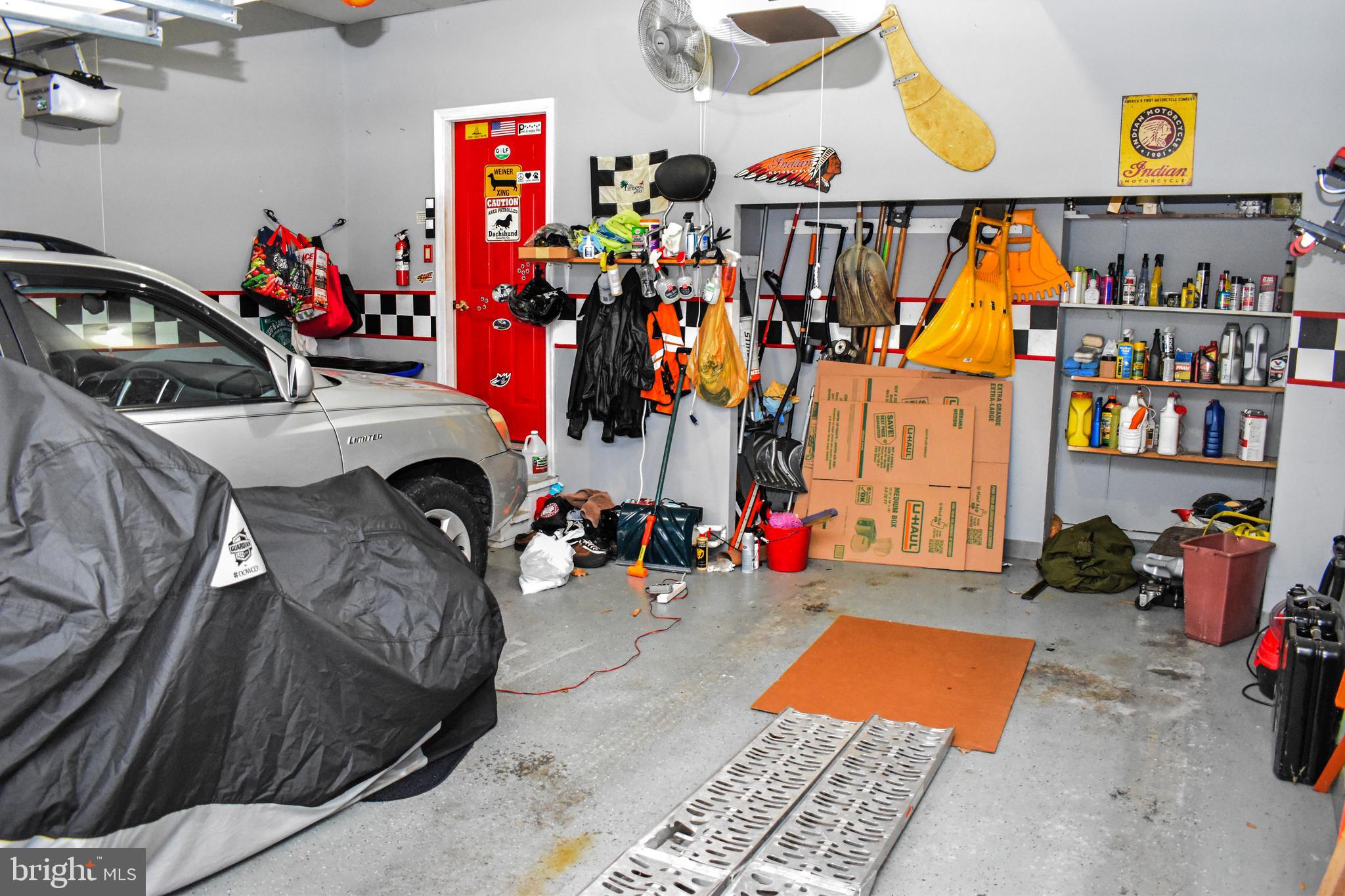 LYNDWOOD MANOR - Residential