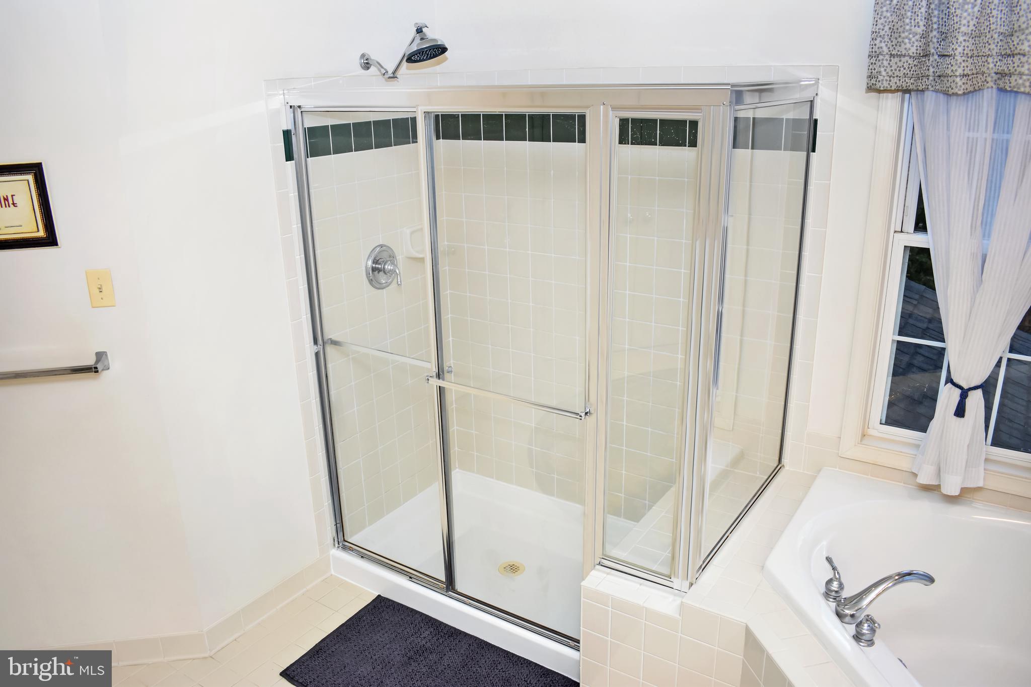 LYNDWOOD MANOR - Residential