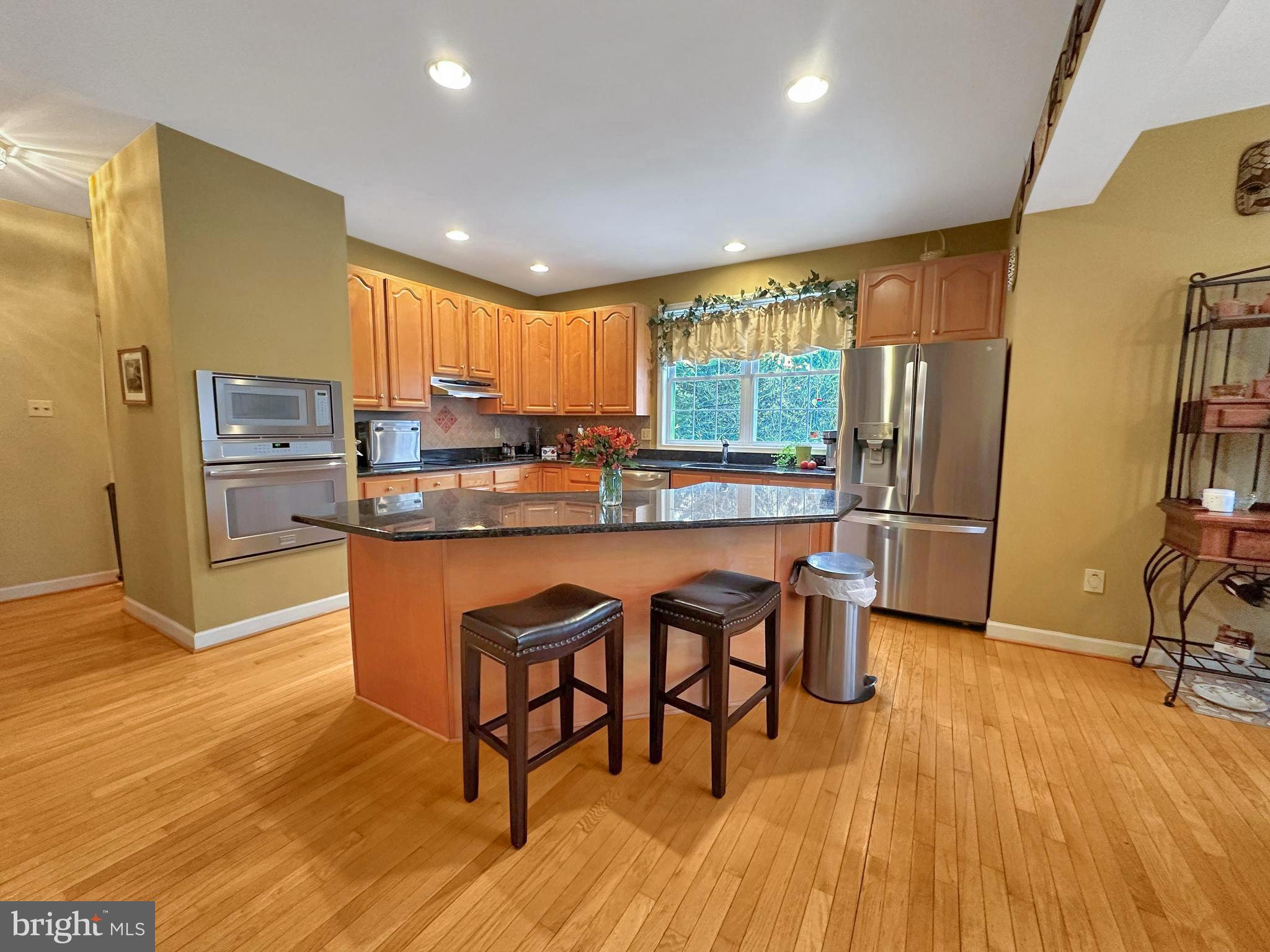 LYNDWOOD MANOR - Residential