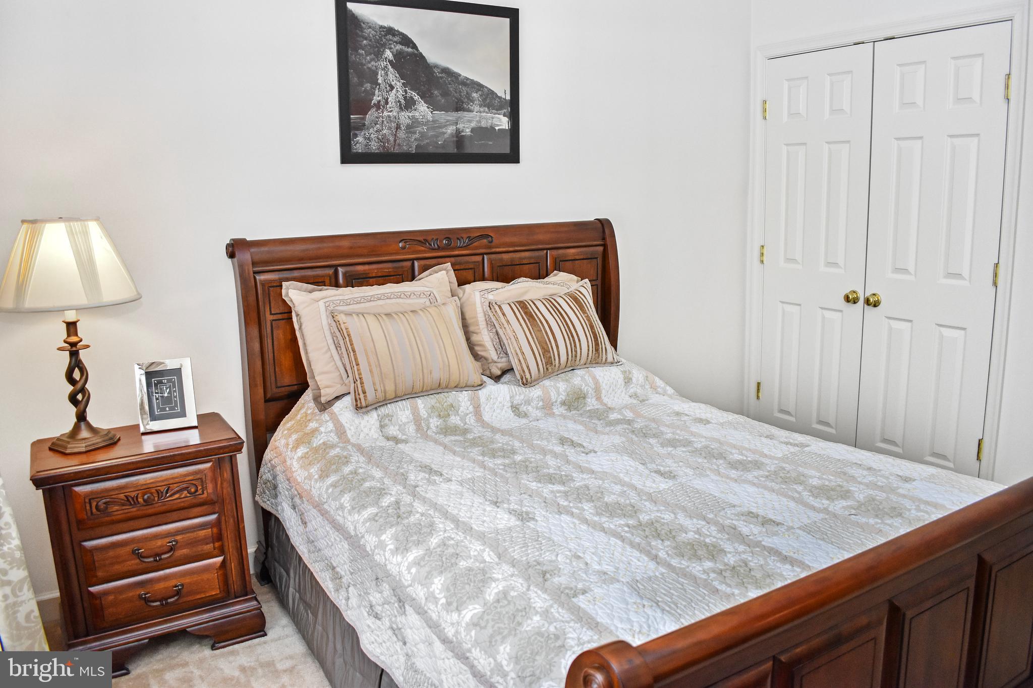 LYNDWOOD MANOR - Residential